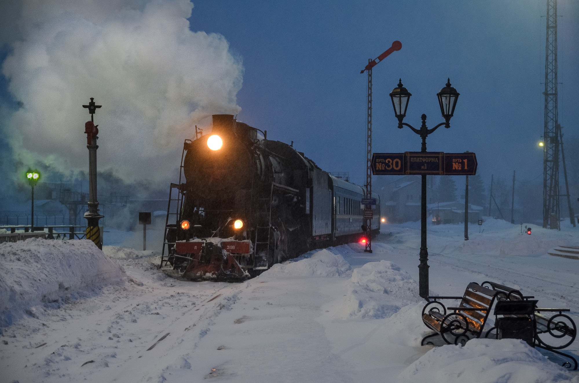 Laden Sie das Winter, Schnee, Zug, Nacht, Fahrzeuge-Bild kostenlos auf Ihren PC-Desktop herunter