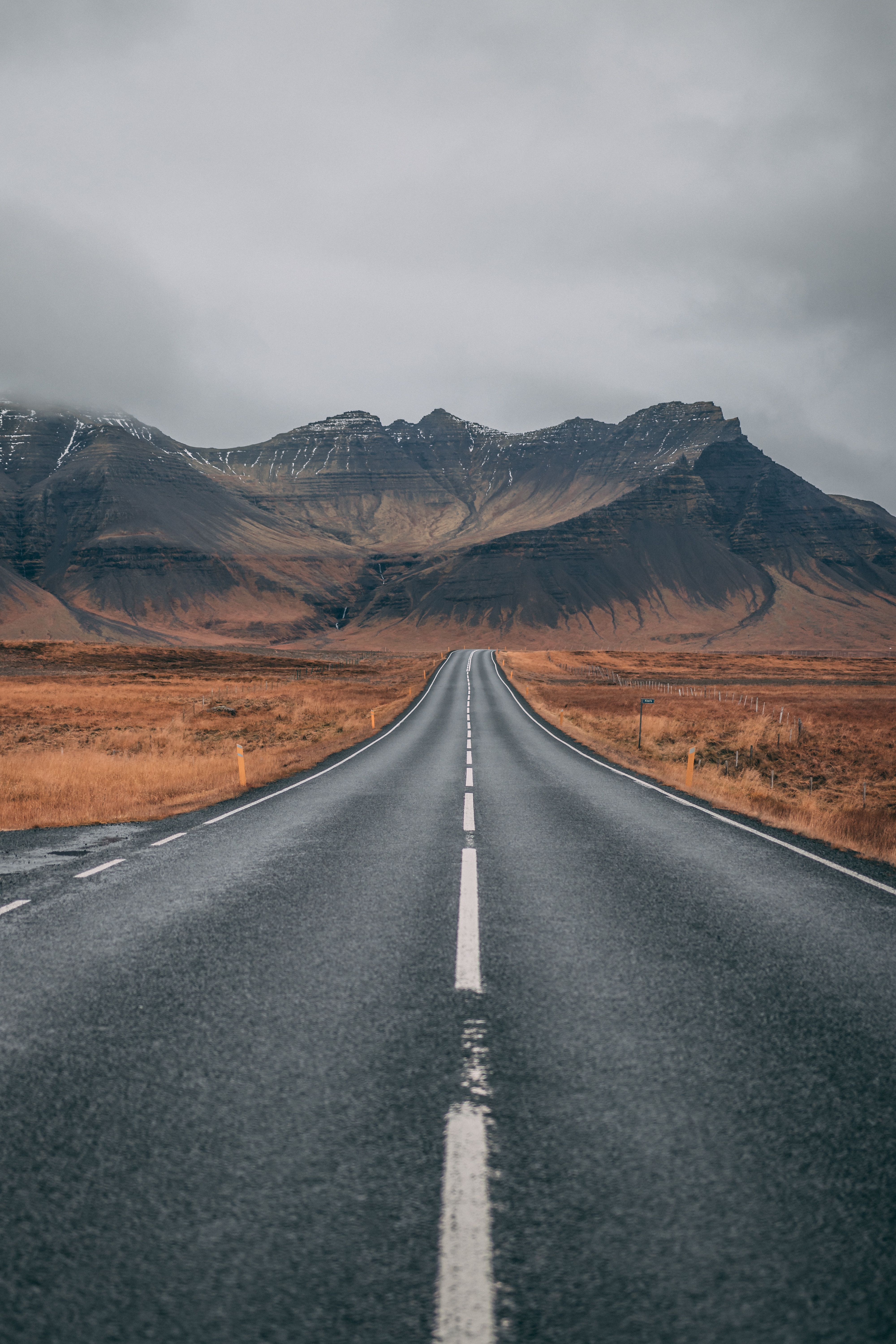 86588 скачать картинку исландия, разметка, природа, горы, дорога - обои и заставки бесплатно