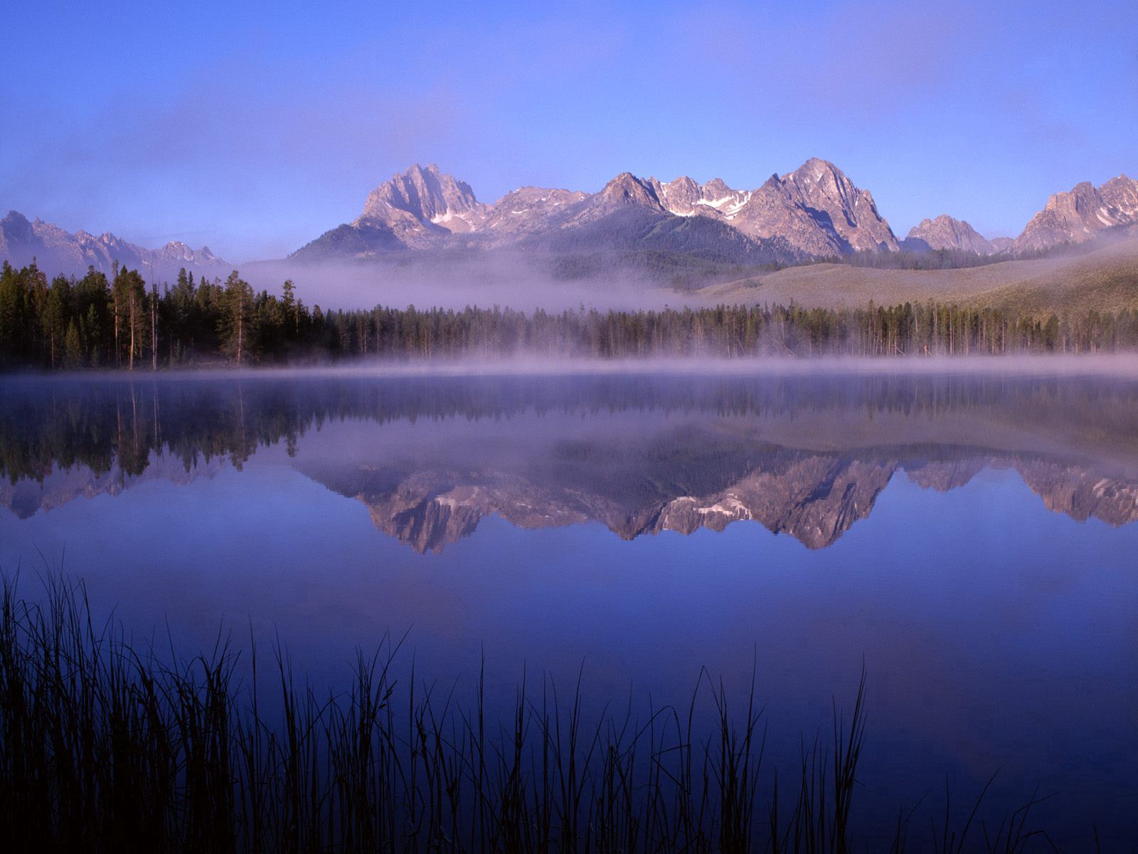 Free download wallpaper Mountains, Shine, Fog, Nature, Light on your PC desktop