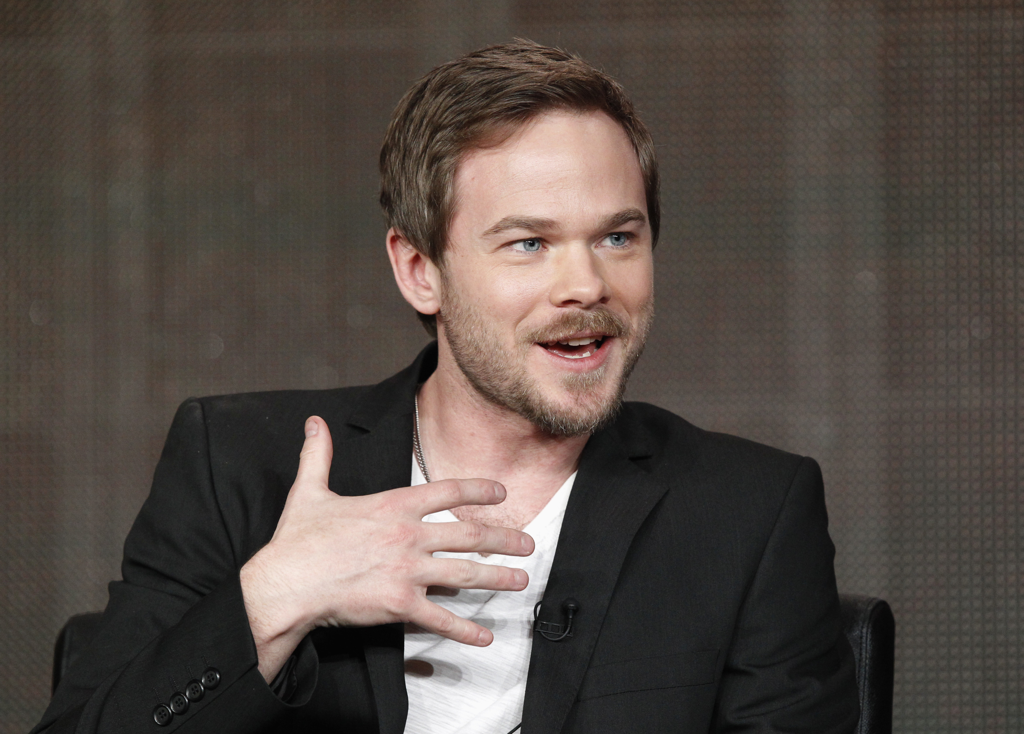 Download mobile wallpaper Celebrity, Canadian, Actor, Shawn Ashmore for free.