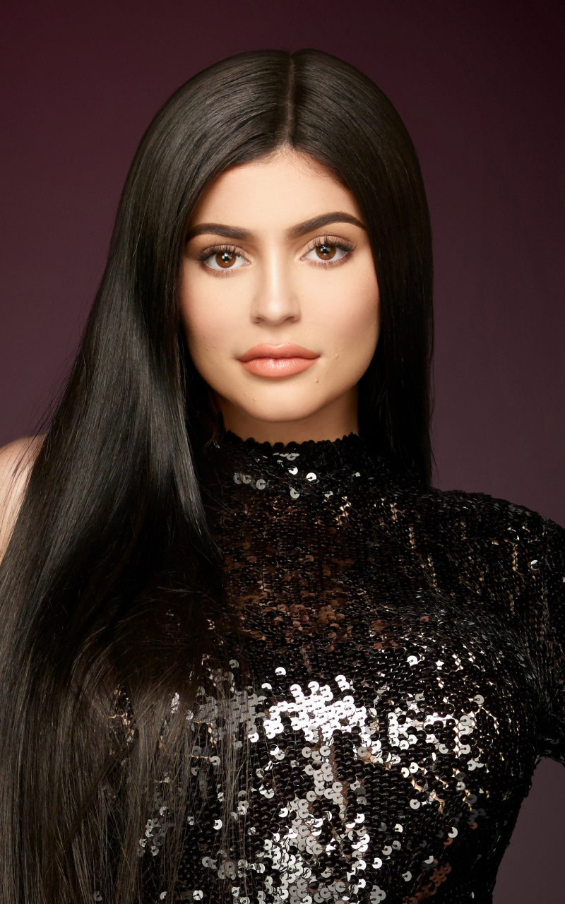 Download mobile wallpaper Model, American, Celebrity, Brown Eyes, Black Hair, Long Hair, Kylie Jenner for free.