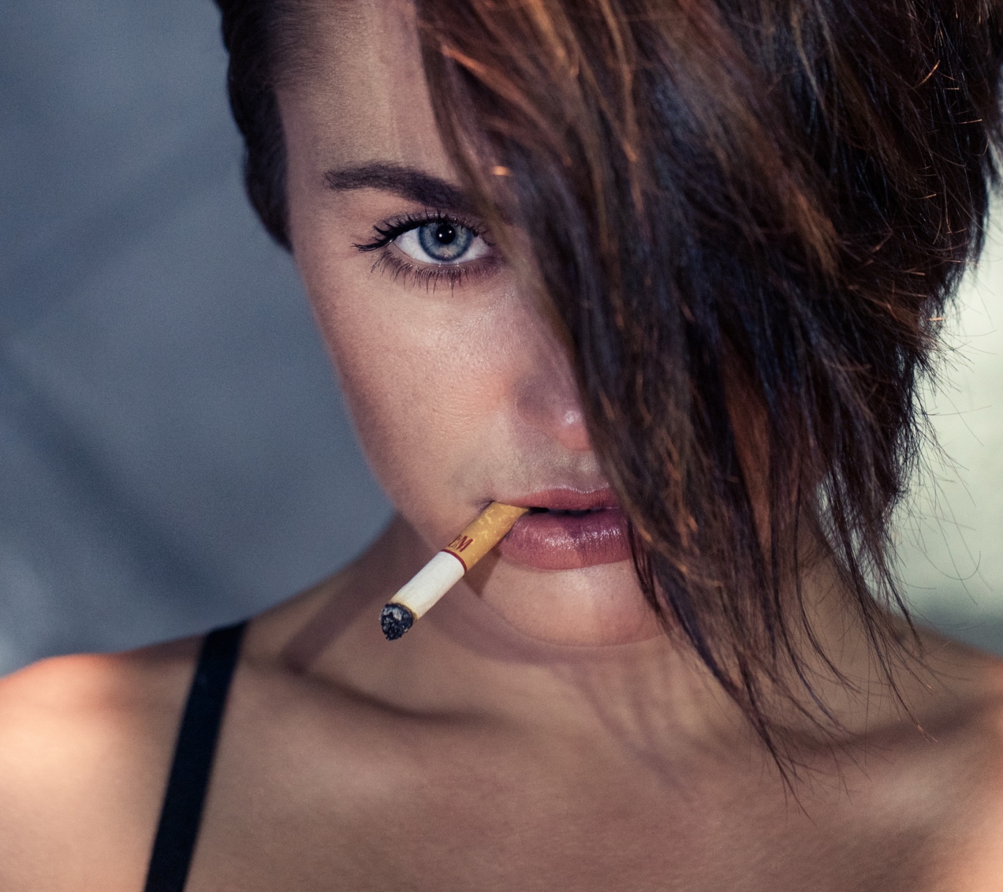 Free download wallpaper Face, Brunette, Model, Women, Smoking on your PC desktop