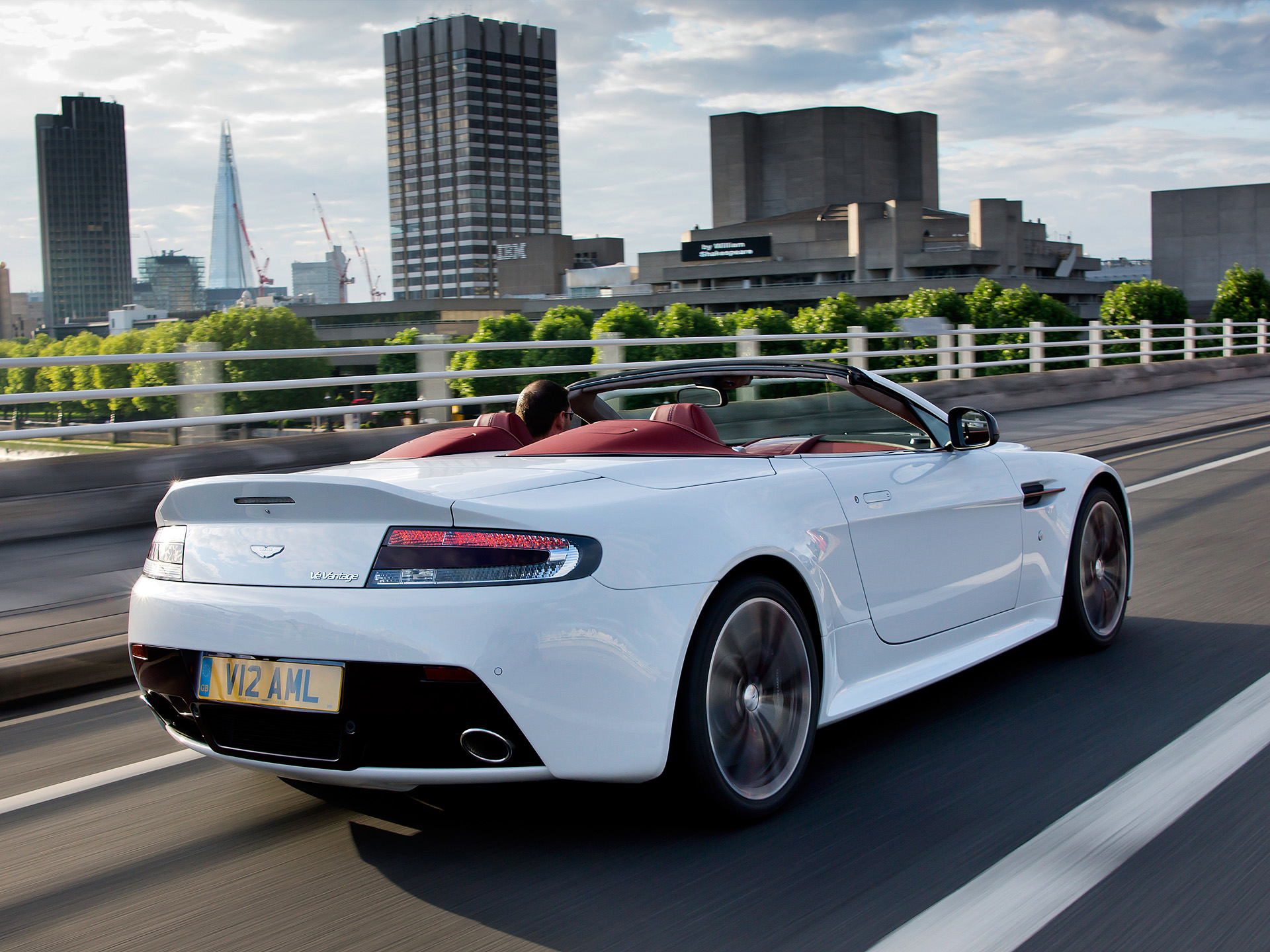 Descarga gratuita de fondo de pantalla para móvil de Aston Martin V12 Vantage, Aston Martin, Vehículos.