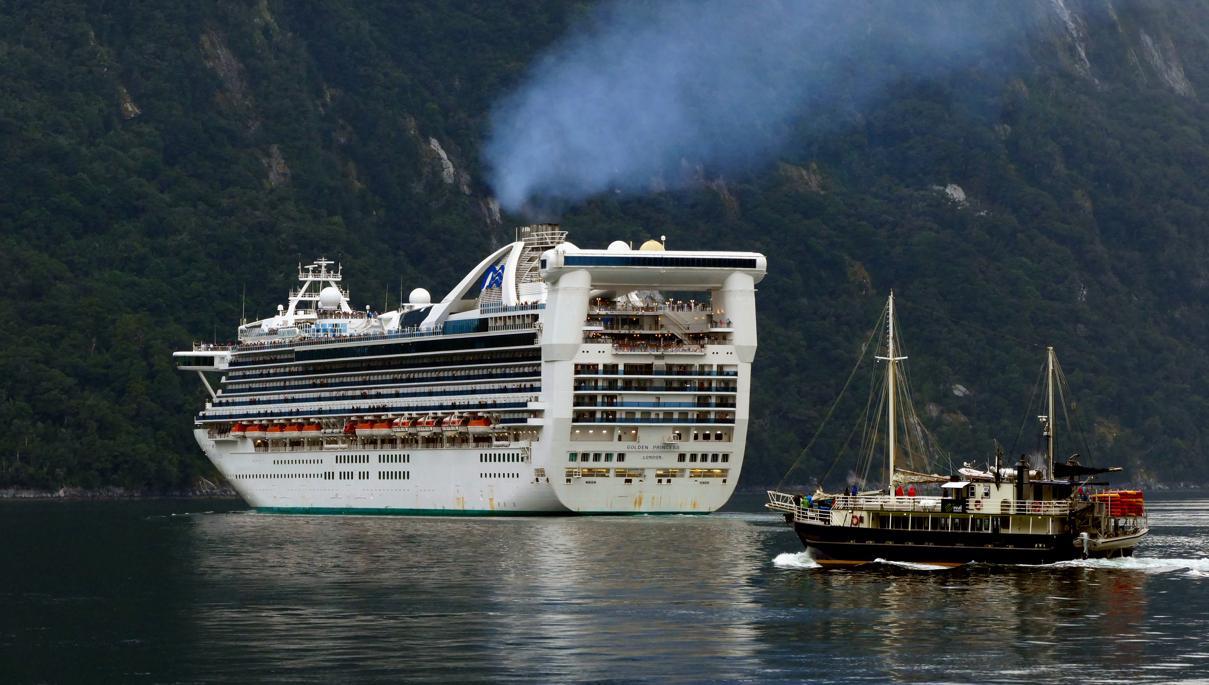 Download mobile wallpaper Boat, Cruise Ship, Vehicles, Cruise Ships for free.