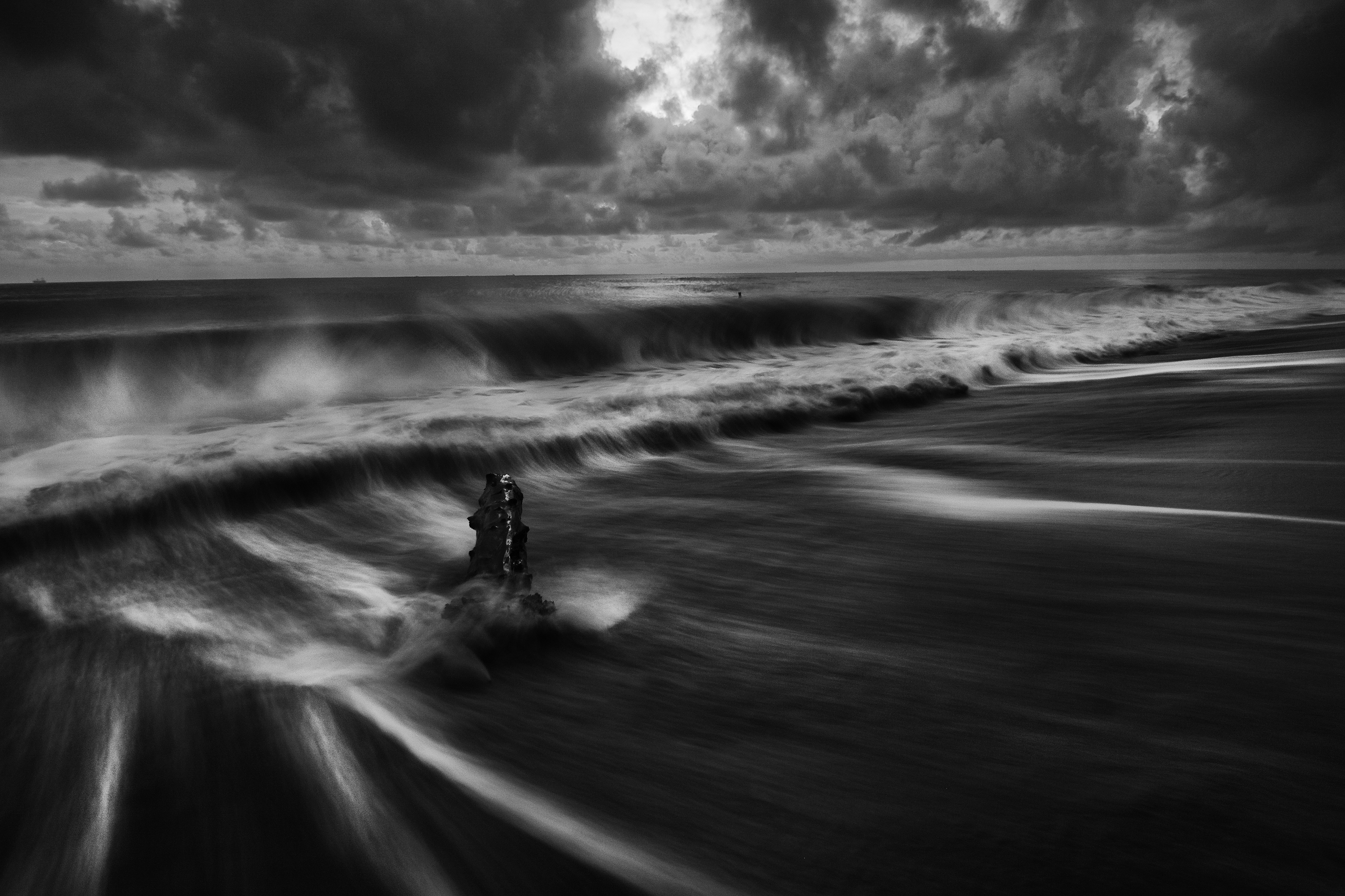 Laden Sie das Natur, Horizont, Ozean, Wolke, Welle, Schwarz Weiß, Erde/natur-Bild kostenlos auf Ihren PC-Desktop herunter