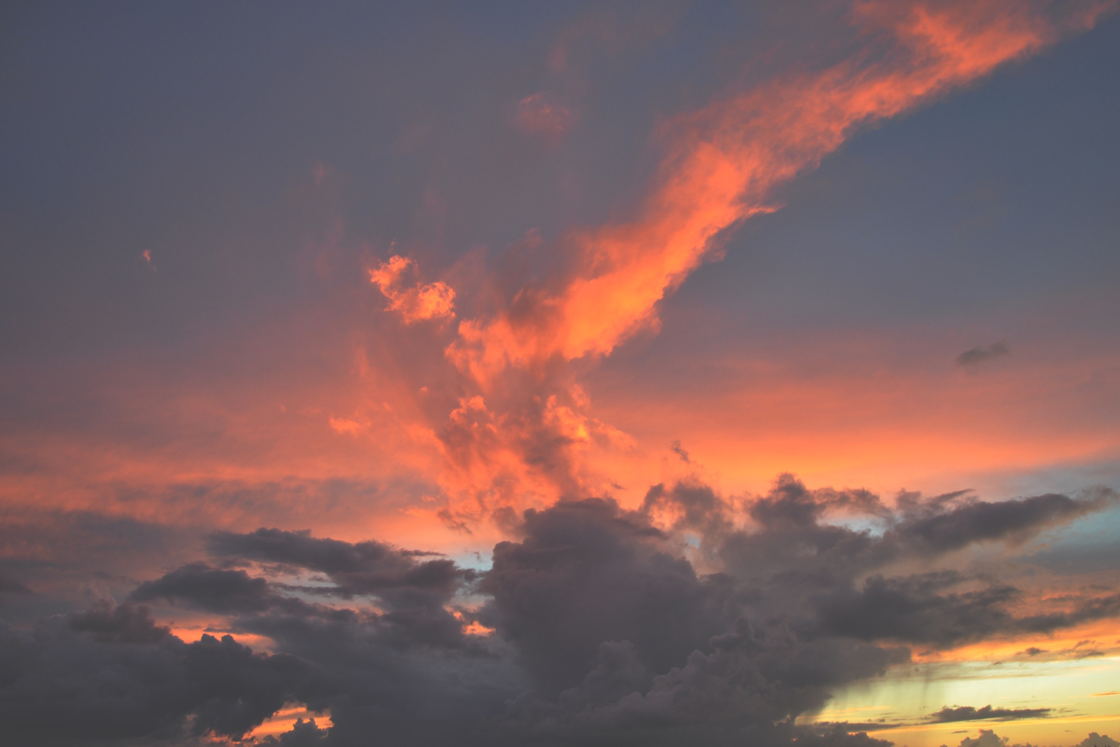Handy-Wallpaper Natur, Clouds, Sunset, Sky kostenlos herunterladen.
