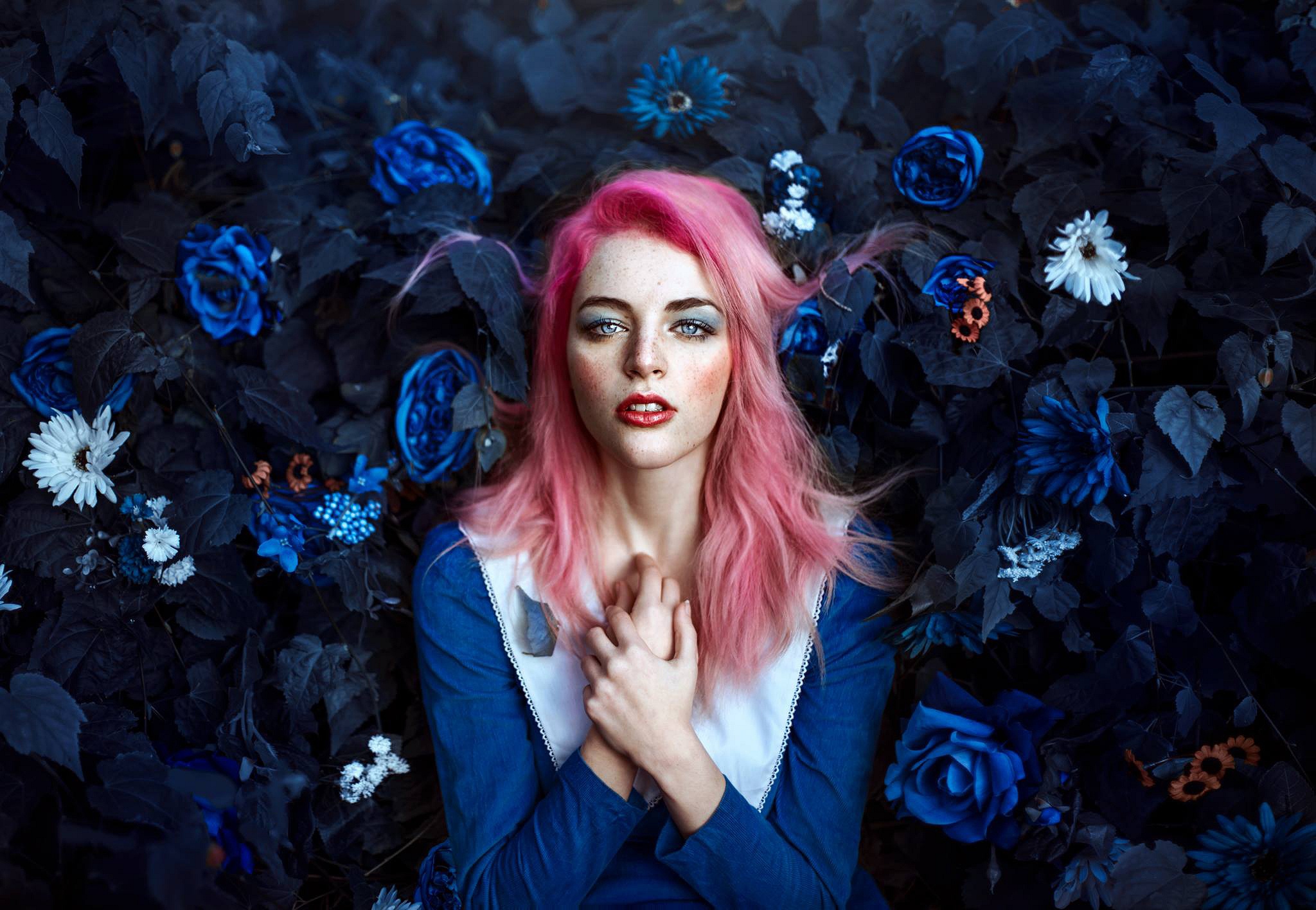 Free download wallpaper Flower, Model, Women, Blue Eyes, Pink Hair, Freckles, Lipstick on your PC desktop