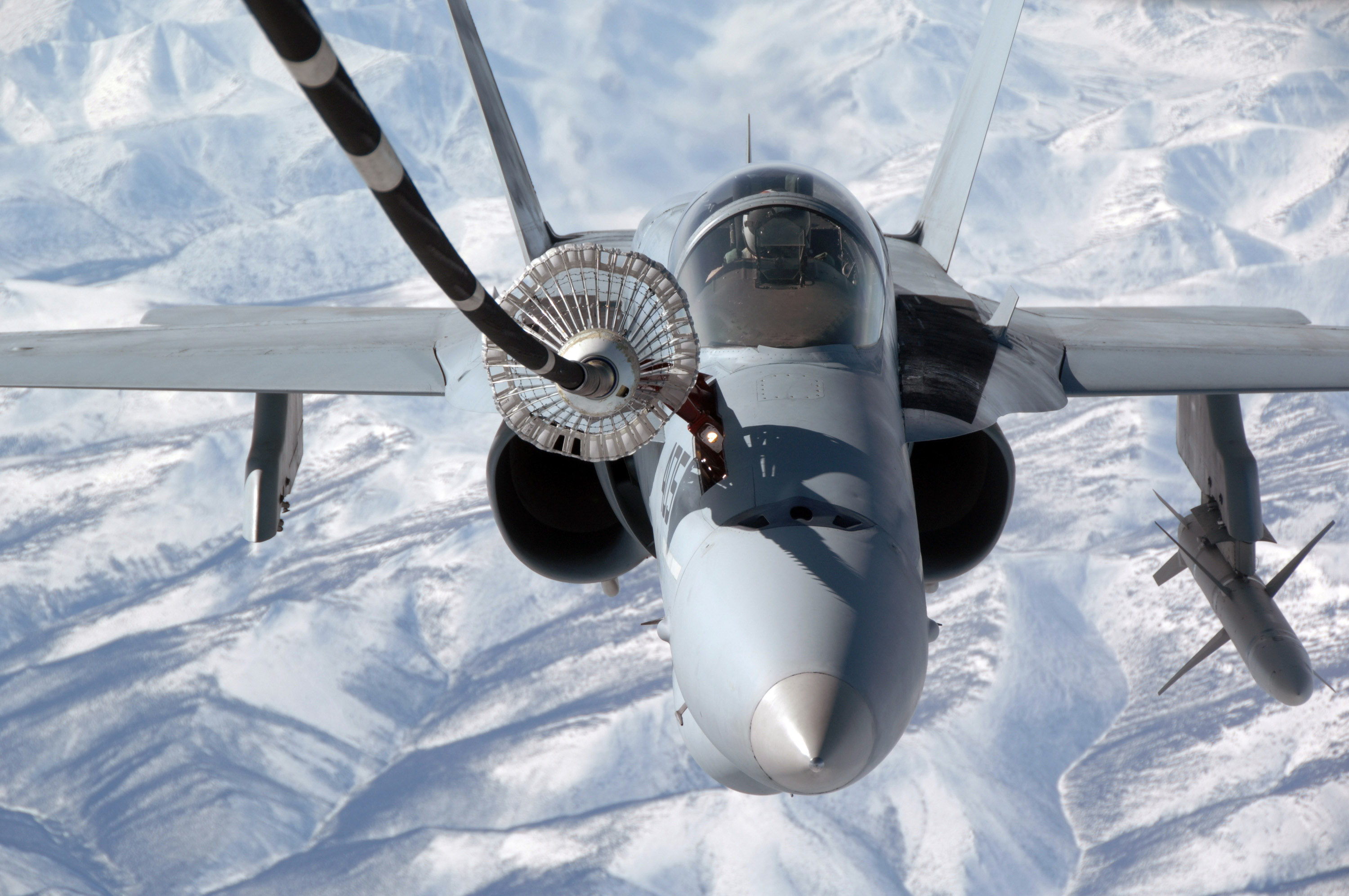 Скачати мобільні шпалери Mcdonnell Douglas F/a 18 Hornet, Військовий, Реактивні Винищувачі безкоштовно.