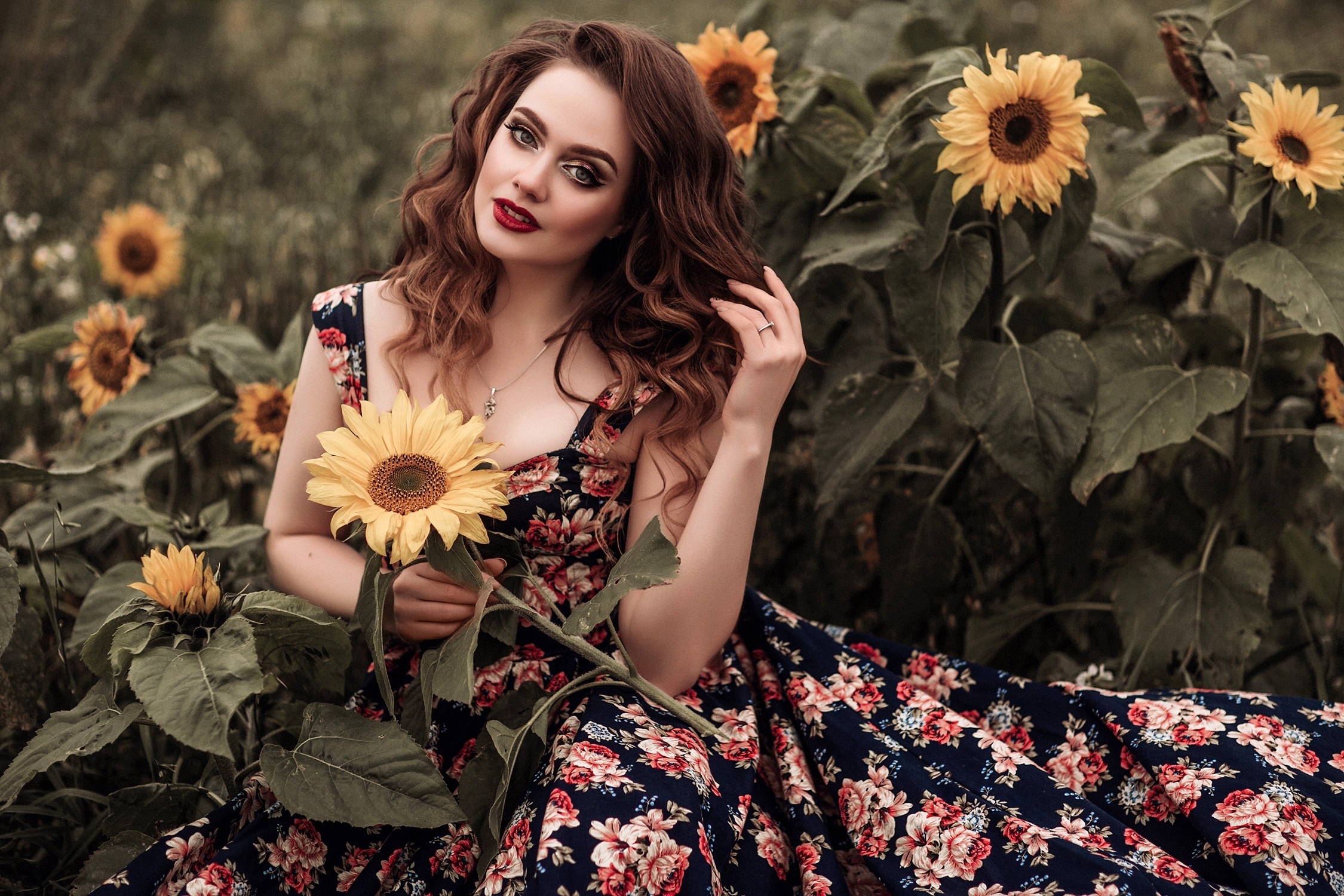 Free download wallpaper Redhead, Sunflower, Dress, Model, Women, Lipstick on your PC desktop
