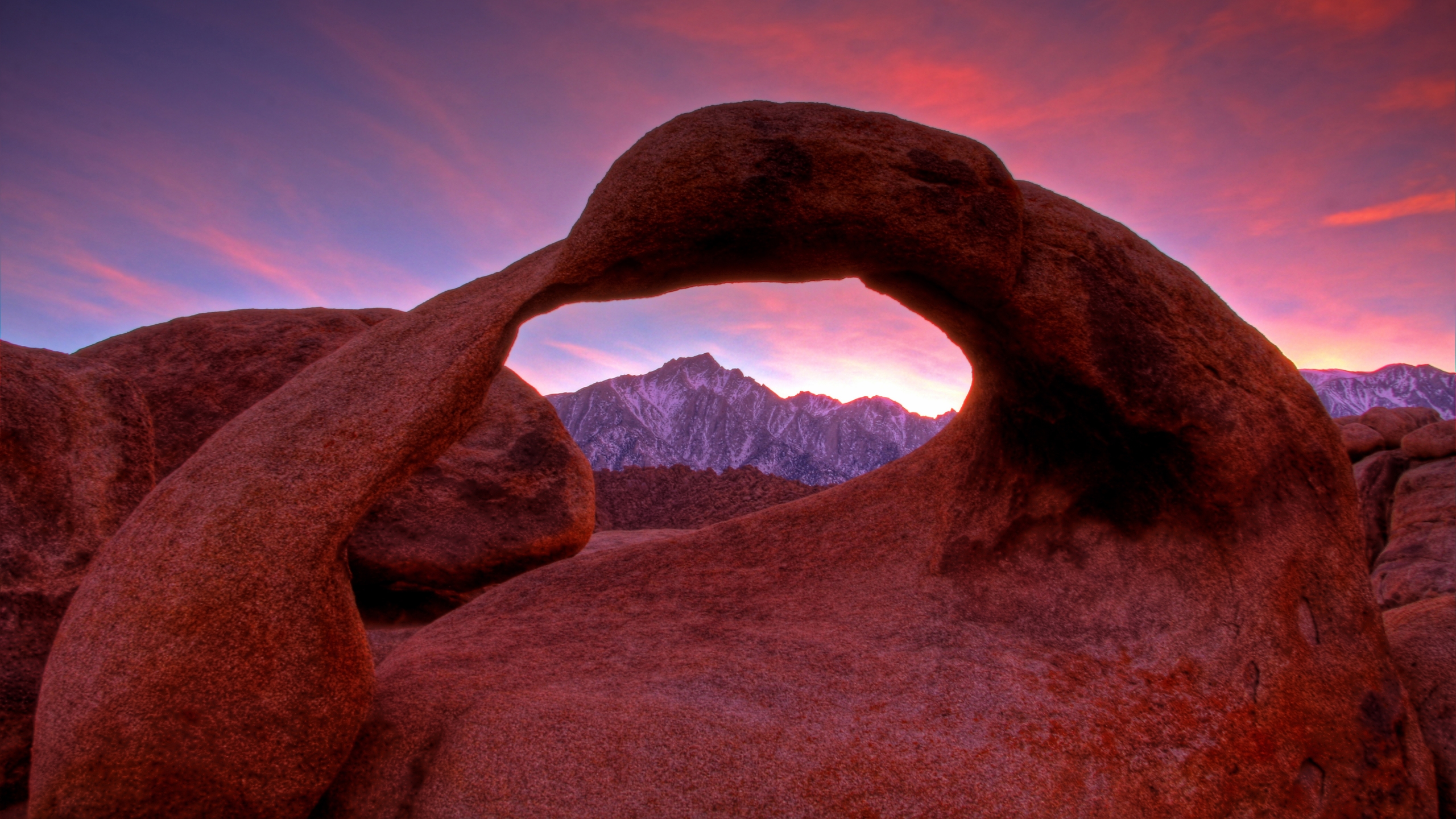 Laden Sie Möbius Arch HD-Desktop-Hintergründe herunter