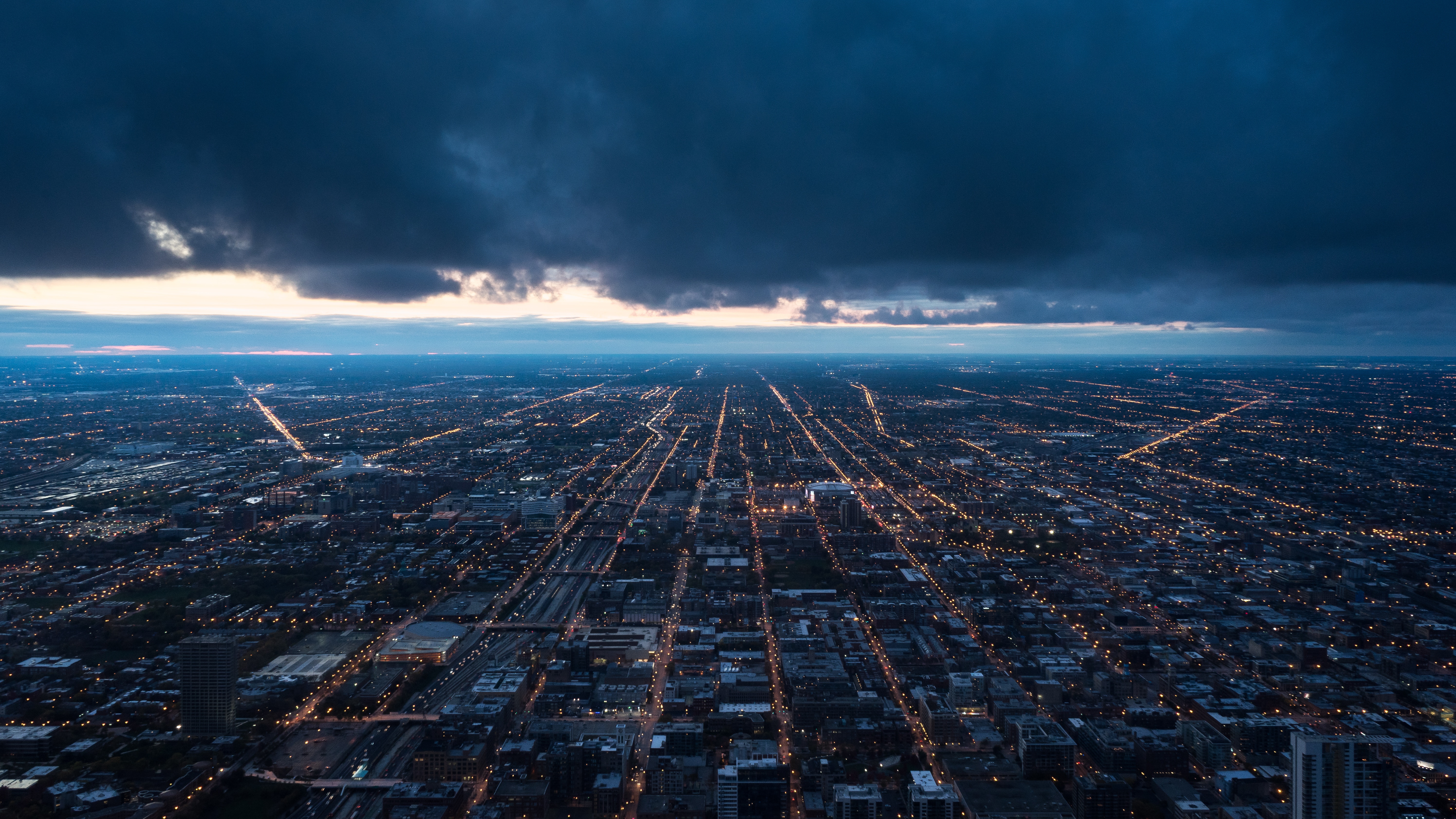 無料モバイル壁紙都市, 上から見る, 雲, 建物, ナイトシティ, 夜の街をダウンロードします。