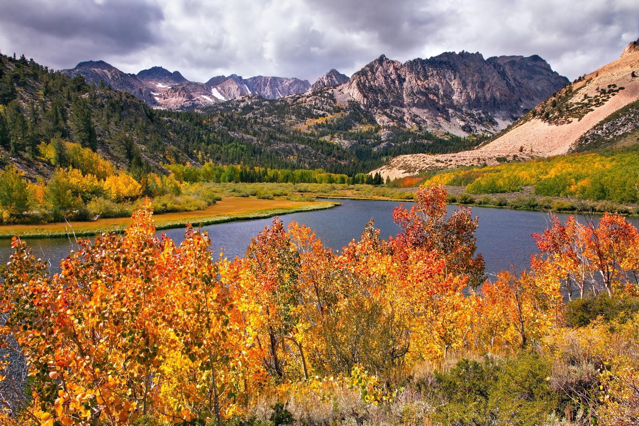 無料モバイル壁紙風景, 自然, 秋, 湖, 山, 地球をダウンロードします。