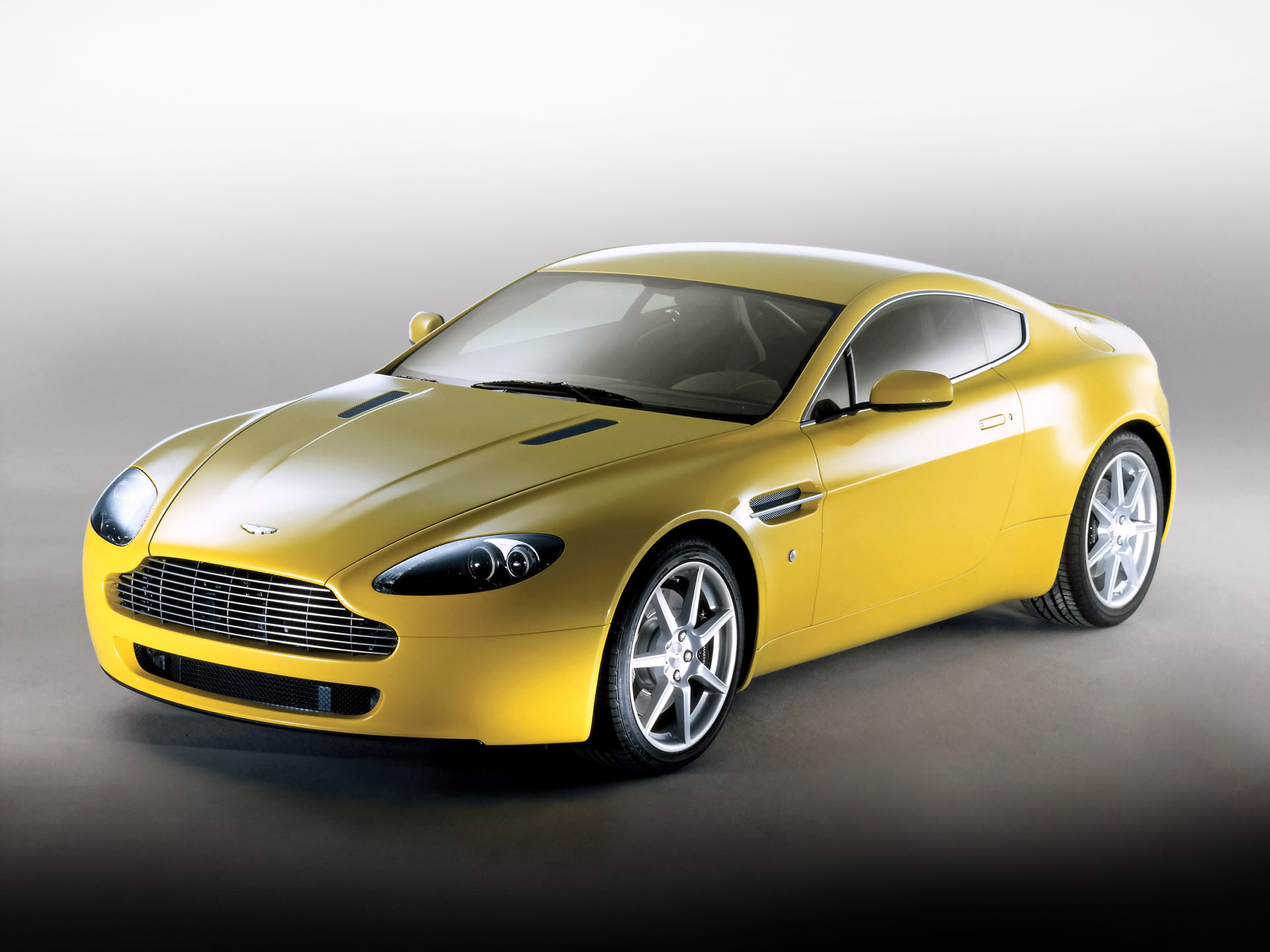 321855 économiseurs d'écran et fonds d'écran Aston Martin V8 Vantage sur votre téléphone. Téléchargez  images gratuitement