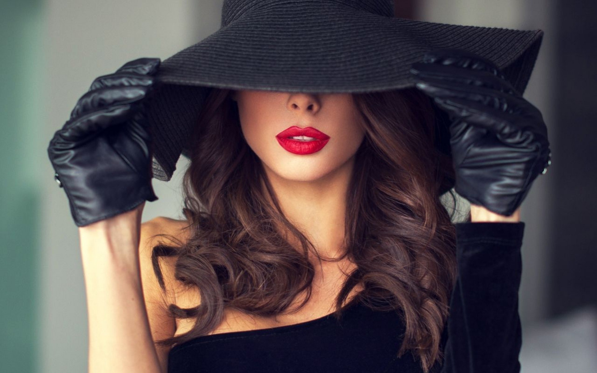 Download mobile wallpaper Hat, Brunette, Model, Women, Lipstick for free.