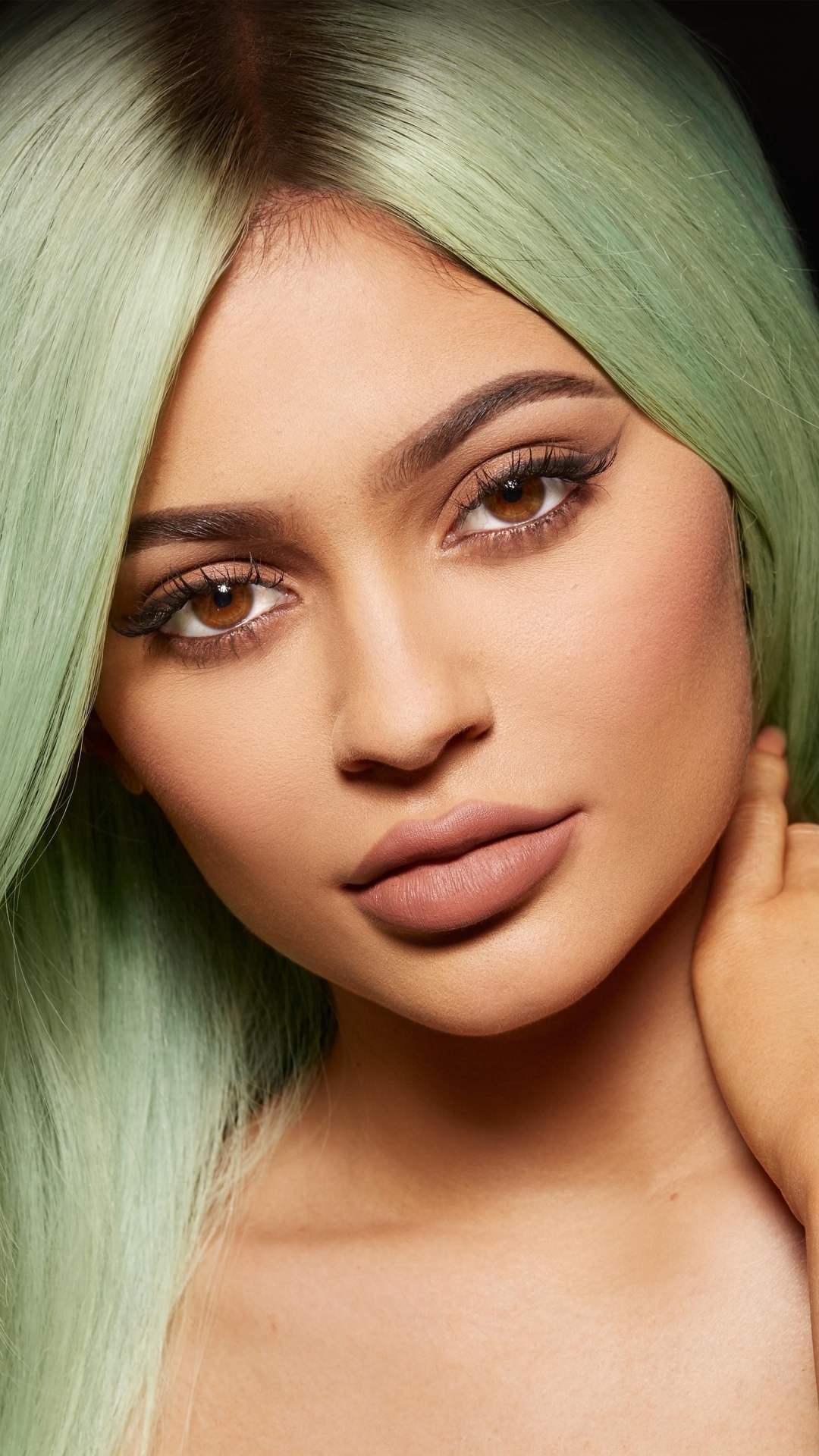Handy-Wallpaper Gesicht, Modell, Amerikanisch, Berühmtheiten, Haselnussbraune Augen, Kylie Jenner kostenlos herunterladen.