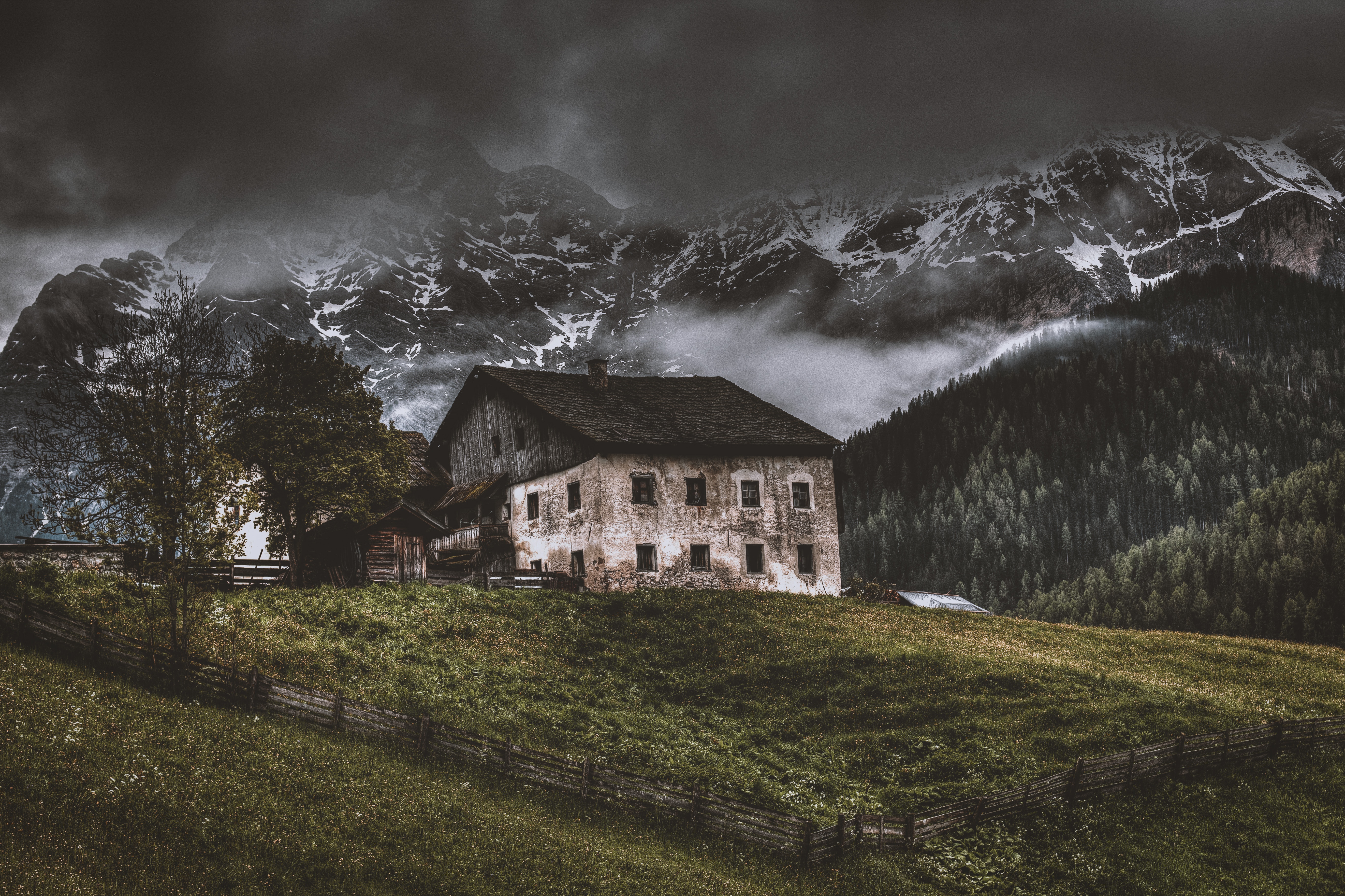 Download mobile wallpaper Fog, Enclosure, Fencing, Grass, Seclusion, Mountains, House, Nature, Privacy, Old for free.