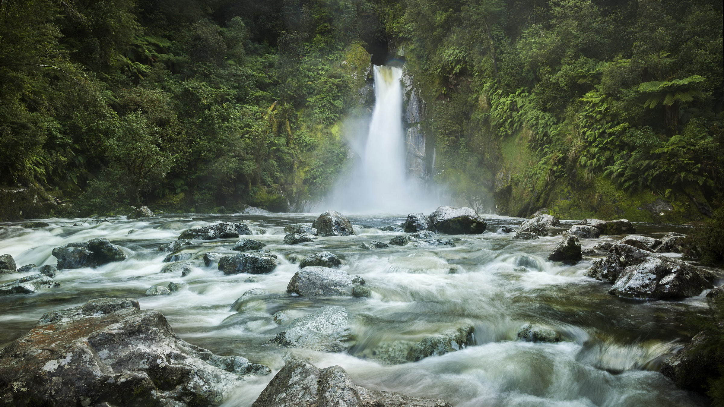 Descarga gratis la imagen Naturaleza, Cascadas, Rio, Cascada, Tierra/naturaleza, Verdor en el escritorio de tu PC