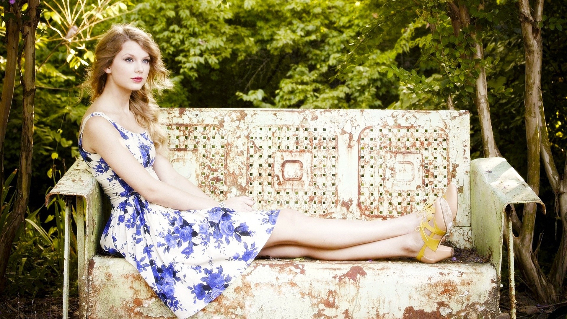 Download mobile wallpaper Music, Taylor Swift for free.