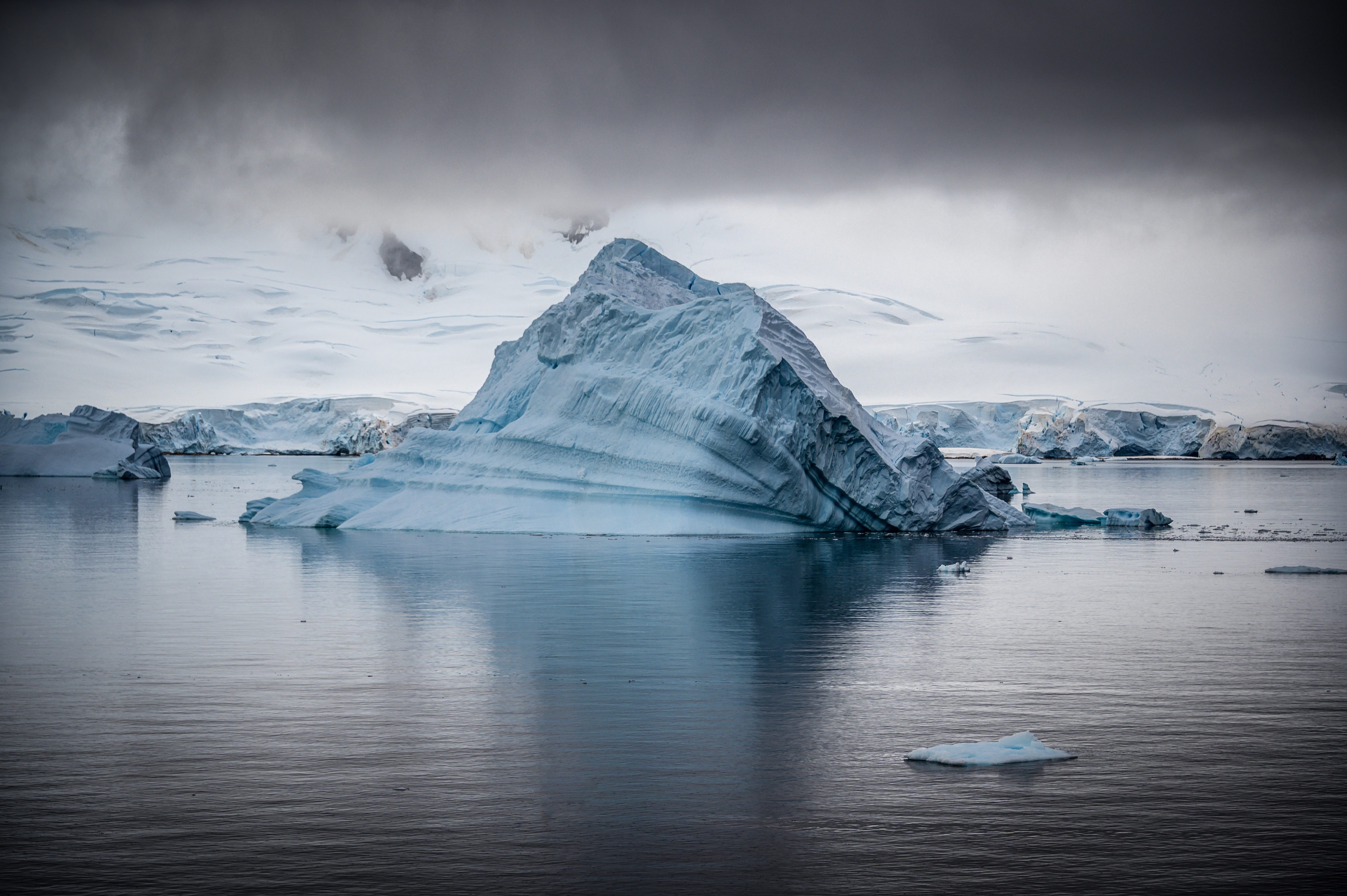 981397 descargar fondo de pantalla tierra/naturaleza, iceberg, antártida, mar: protectores de pantalla e imágenes gratis