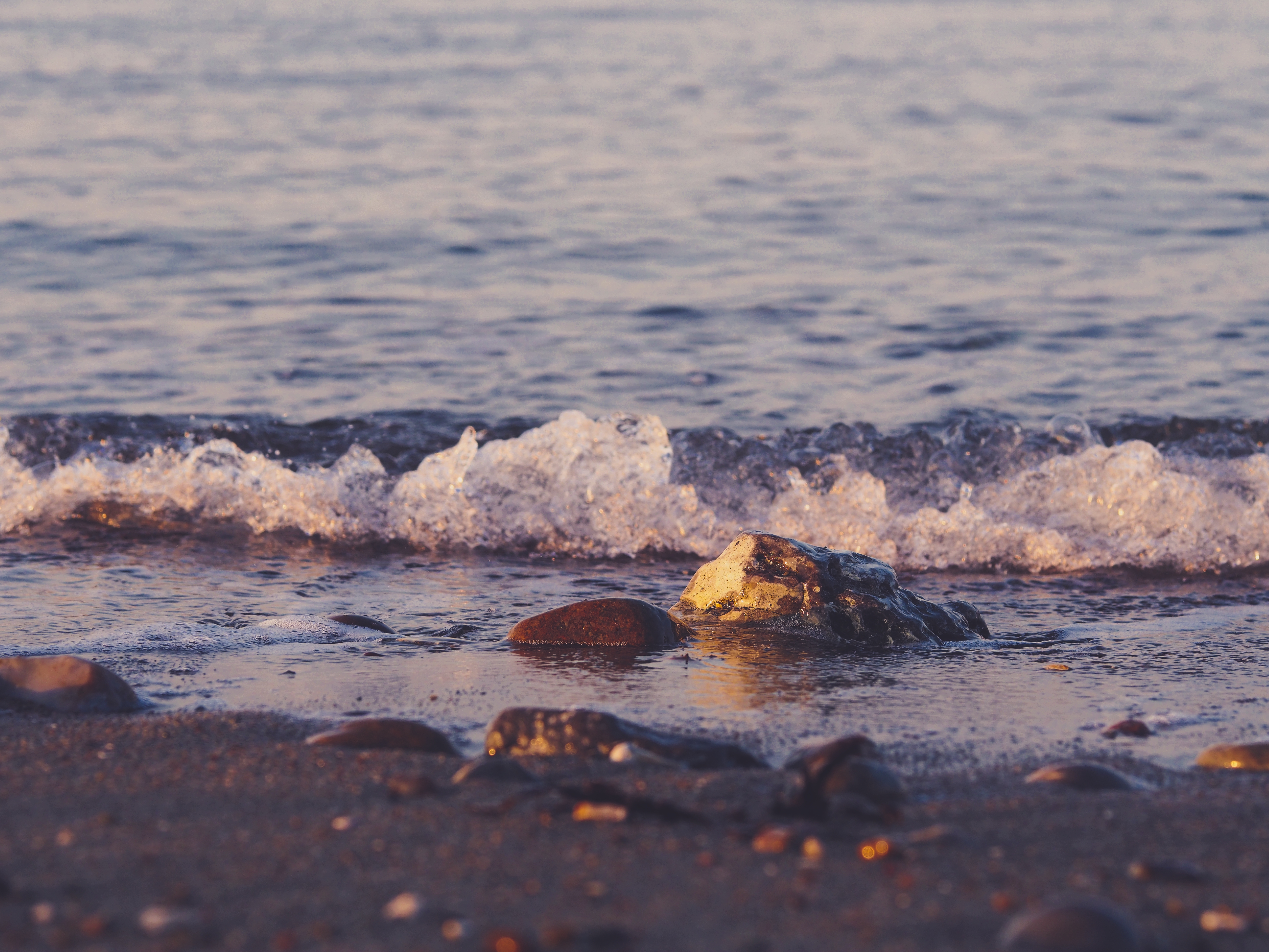 Laden Sie das Natur, Stones, Wasser, Sea, Waves, Strand-Bild kostenlos auf Ihren PC-Desktop herunter