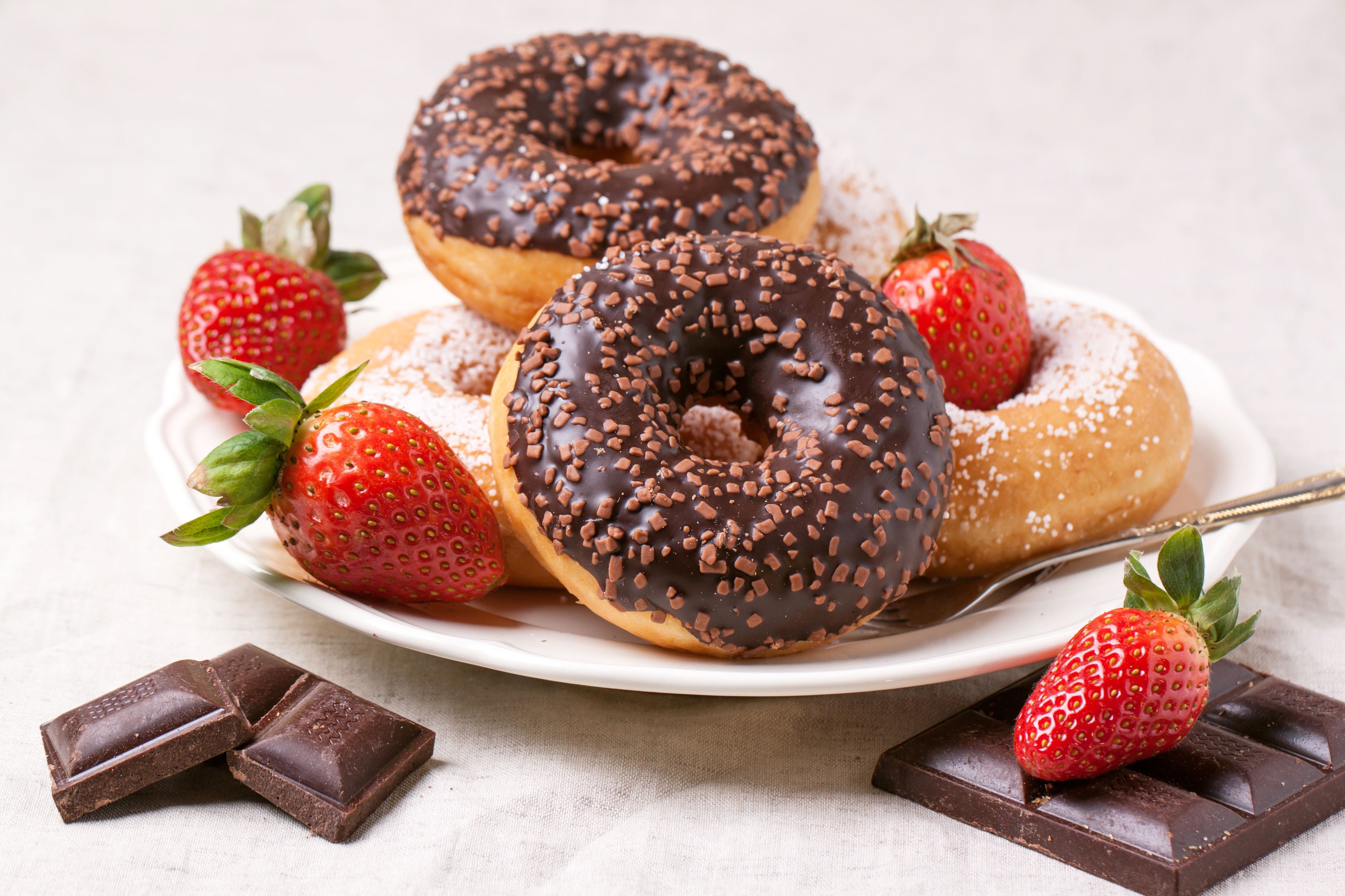Download mobile wallpaper Food, Strawberry, Chocolate, Doughnut for free.