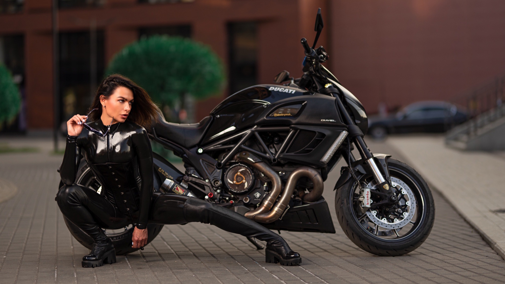 Handy-Wallpaper Ducati, Motorrad, Frauen, Latex, Mädchen & Motorräder kostenlos herunterladen.