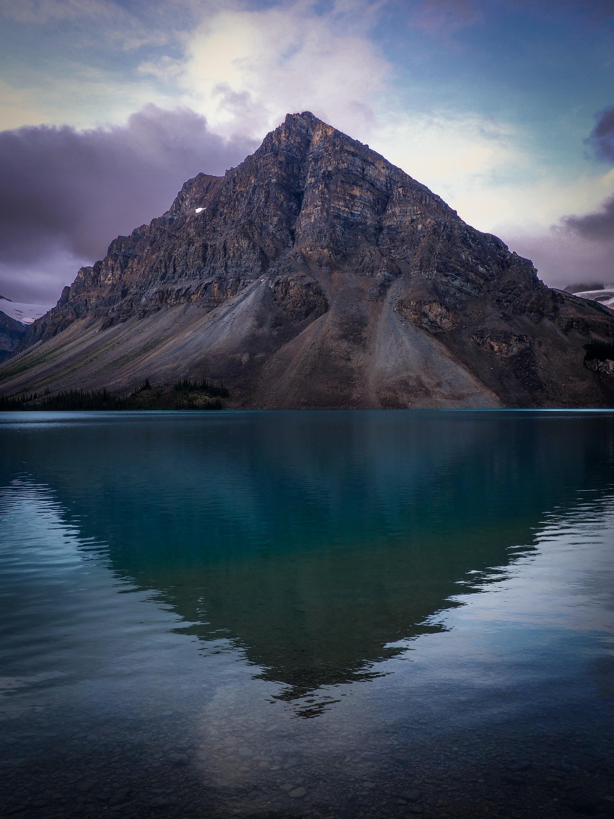 110529 скачать картинку вершина, природа, гора, озеро, отражение, ввода - обои и заставки бесплатно