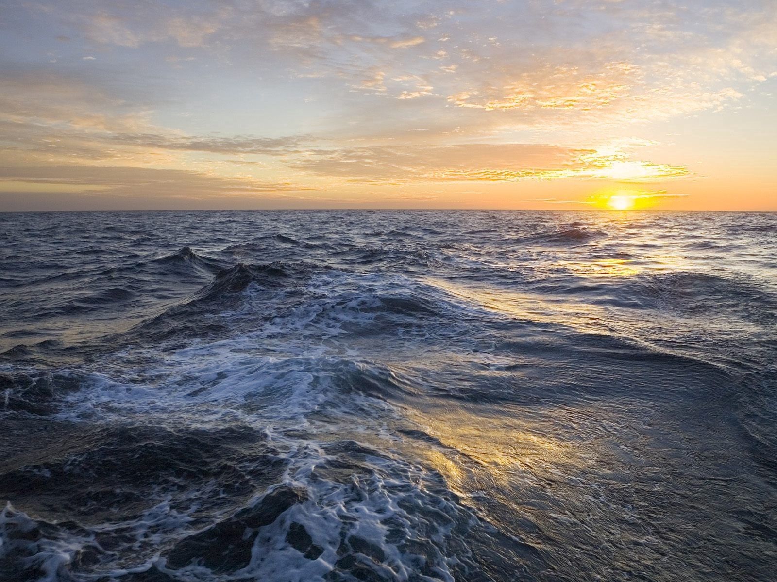 Handy-Wallpaper Offenes Meer, Natur, Waves, Sunset kostenlos herunterladen.