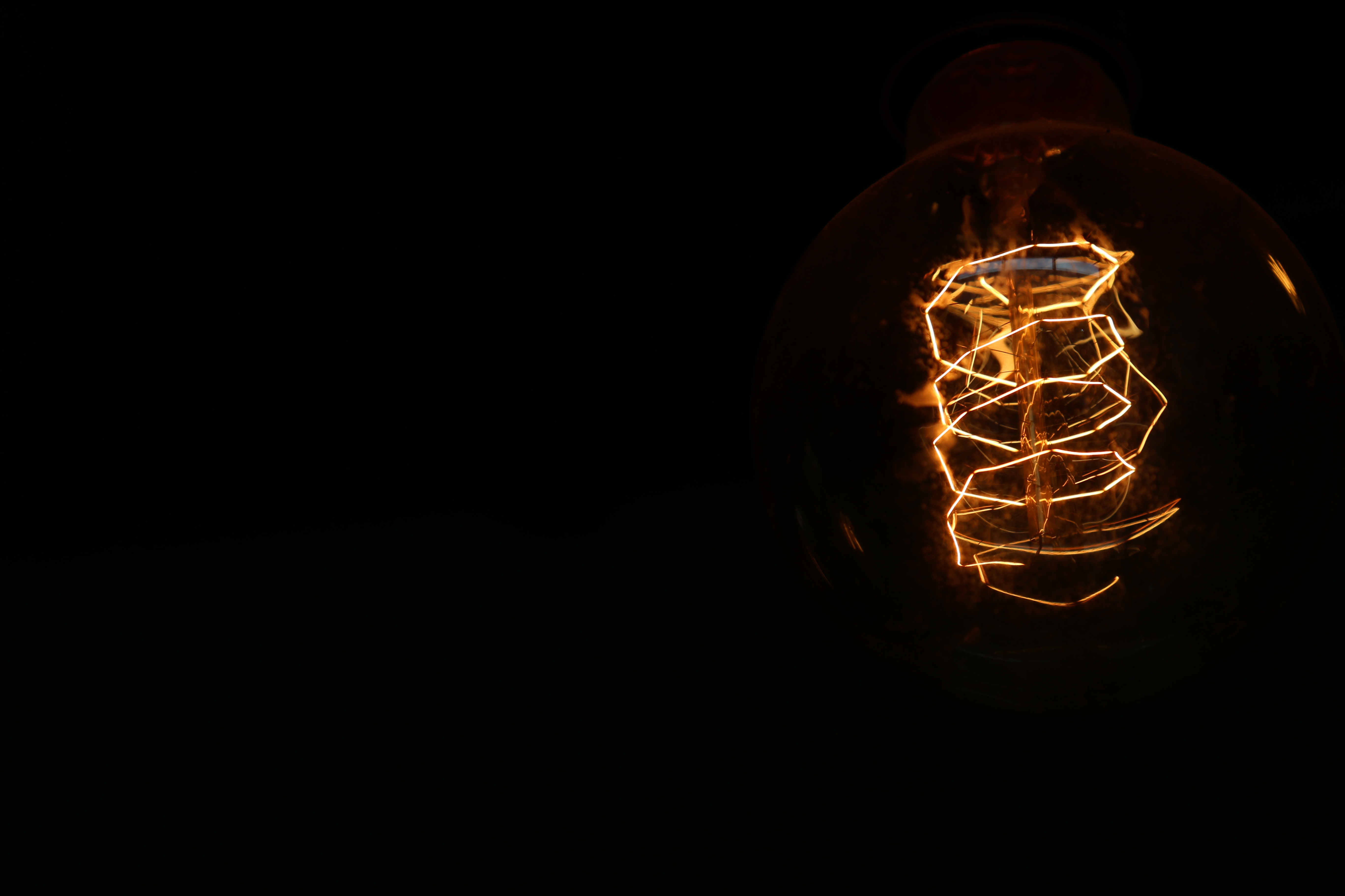 無料モバイル壁紙螺旋, スパイラル, 電気, 闇, 暗い, 電球をダウンロードします。