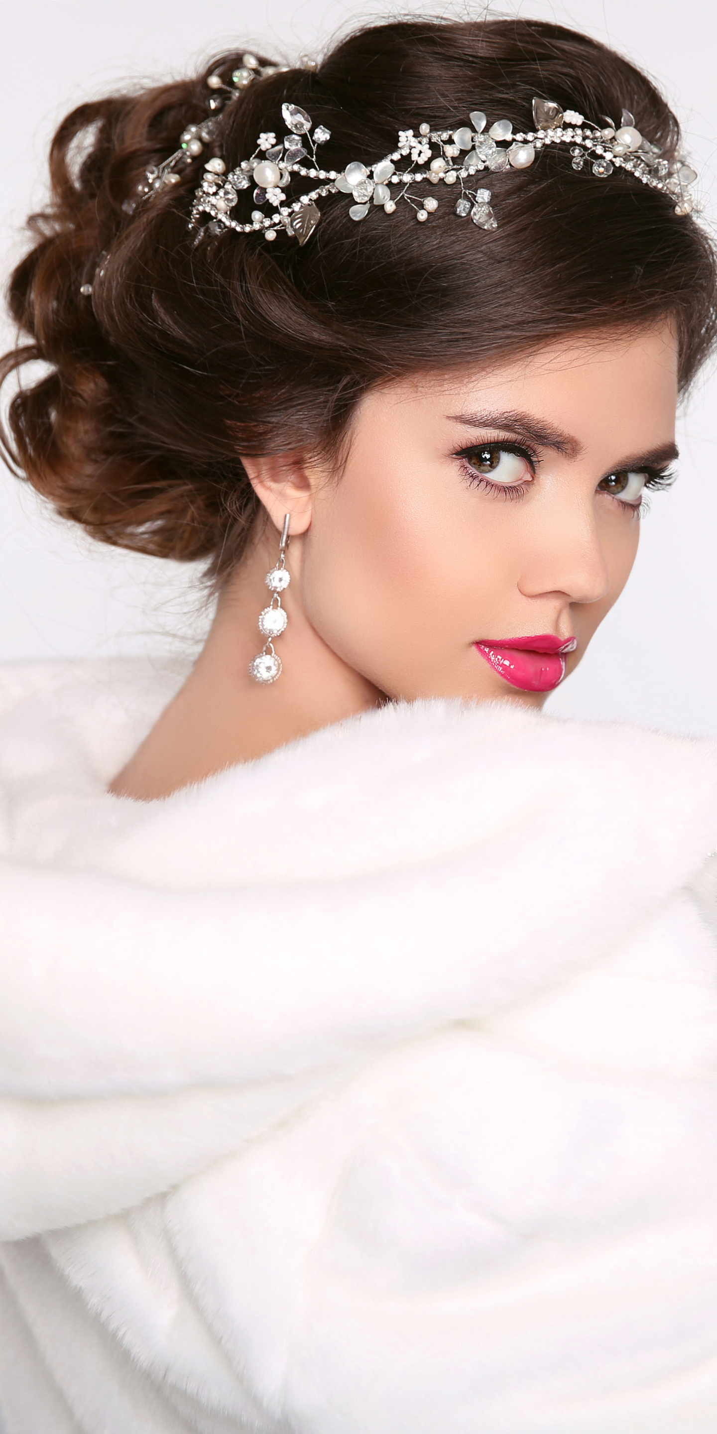 Download mobile wallpaper Face, Fur, Brunette, Model, Women, Earrings, Diamond, Lipstick for free.