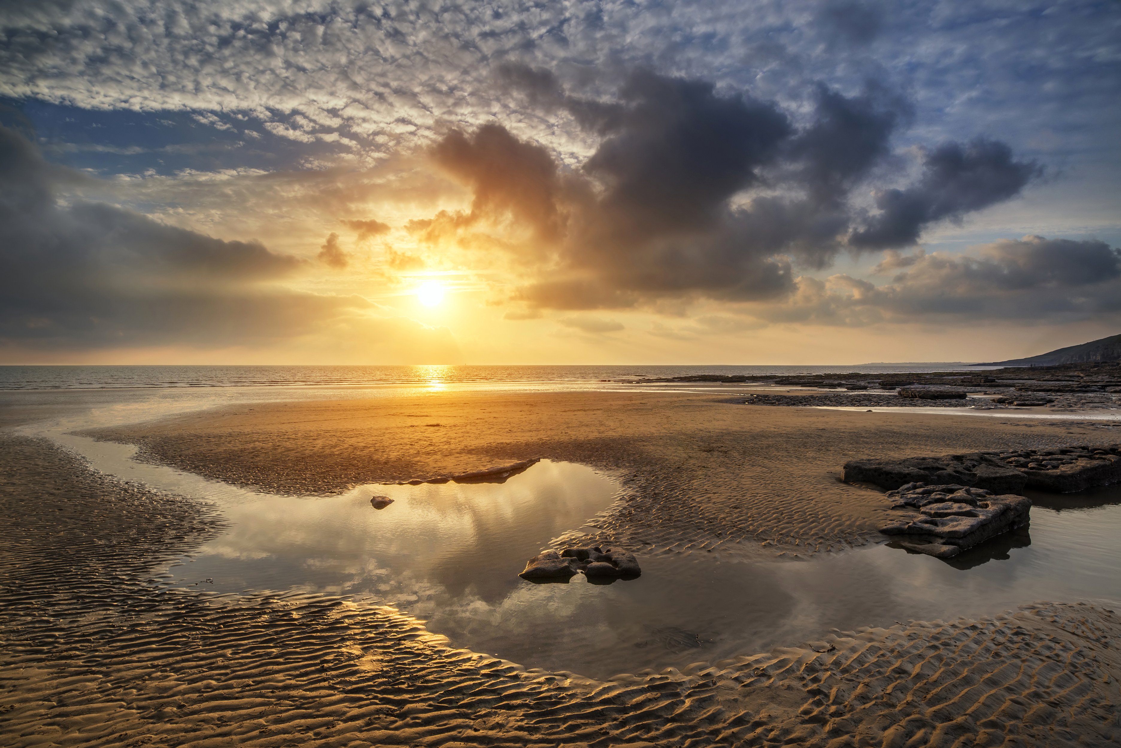 Free download wallpaper Nature, Sunset, Sky, Beach, Sand, Horizon, Ocean, Earth, Cloud on your PC desktop