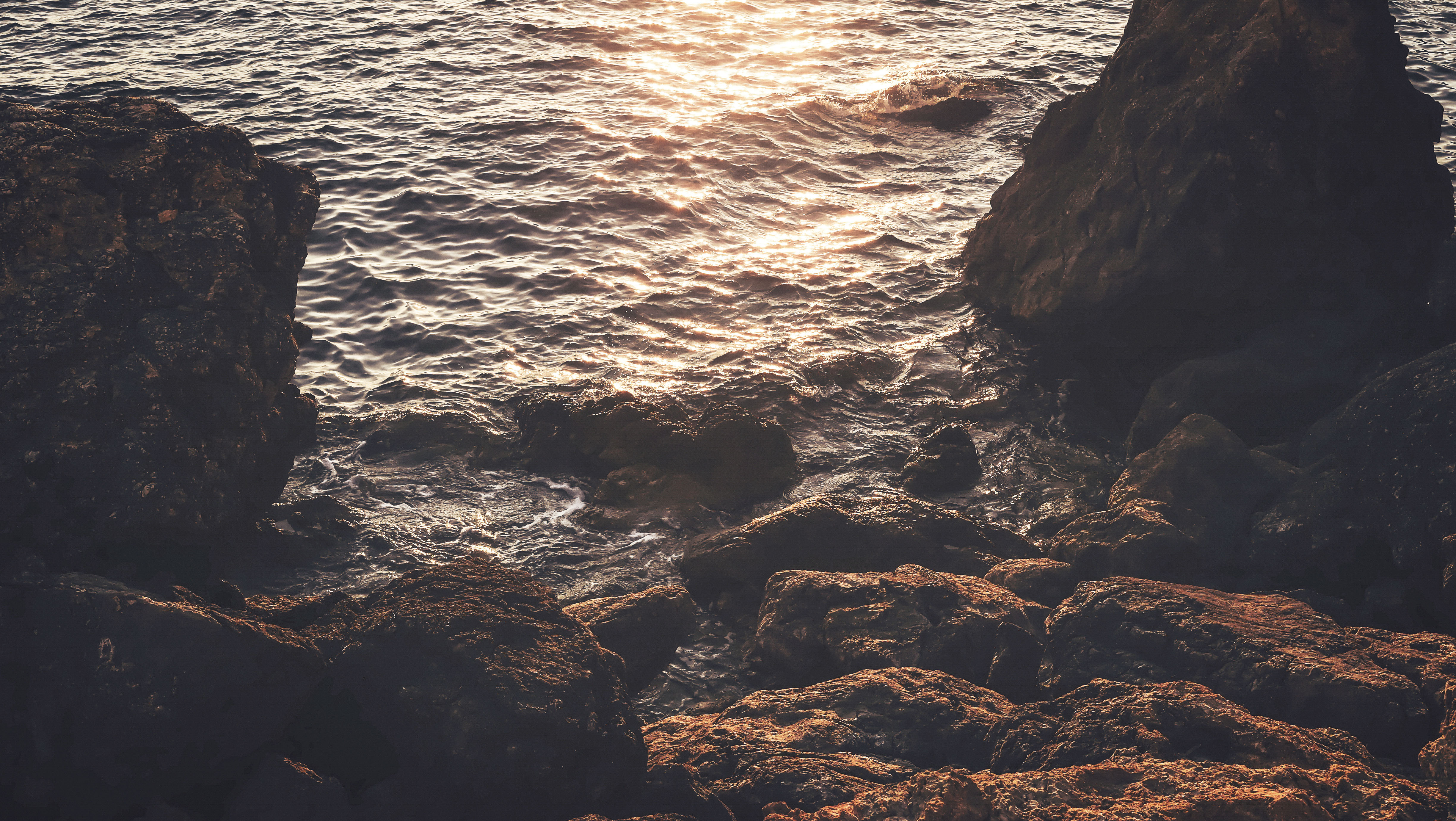 Download mobile wallpaper Rocks, Nature, Waves, Sea for free.