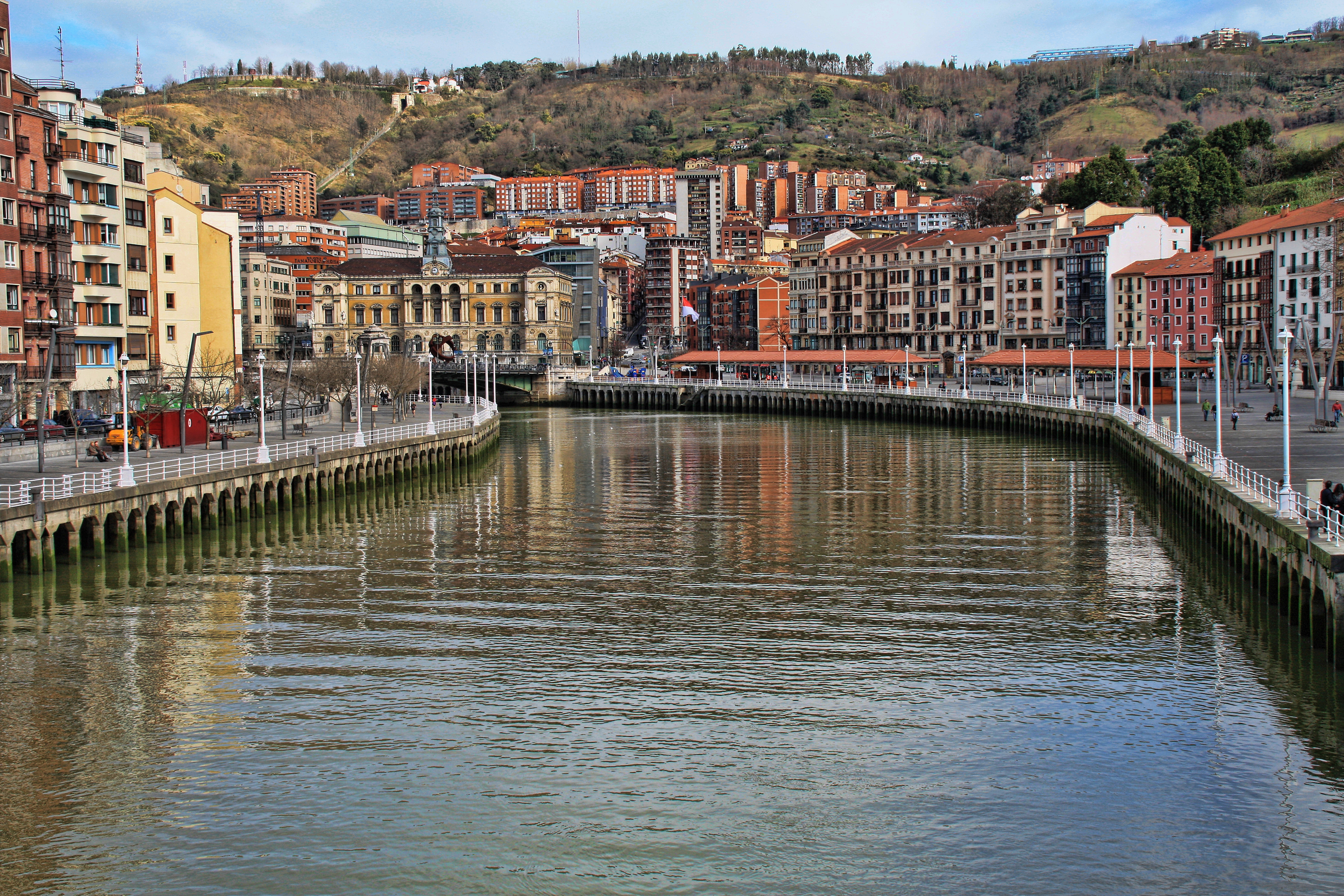 Laden Sie Bilbao HD-Desktop-Hintergründe herunter