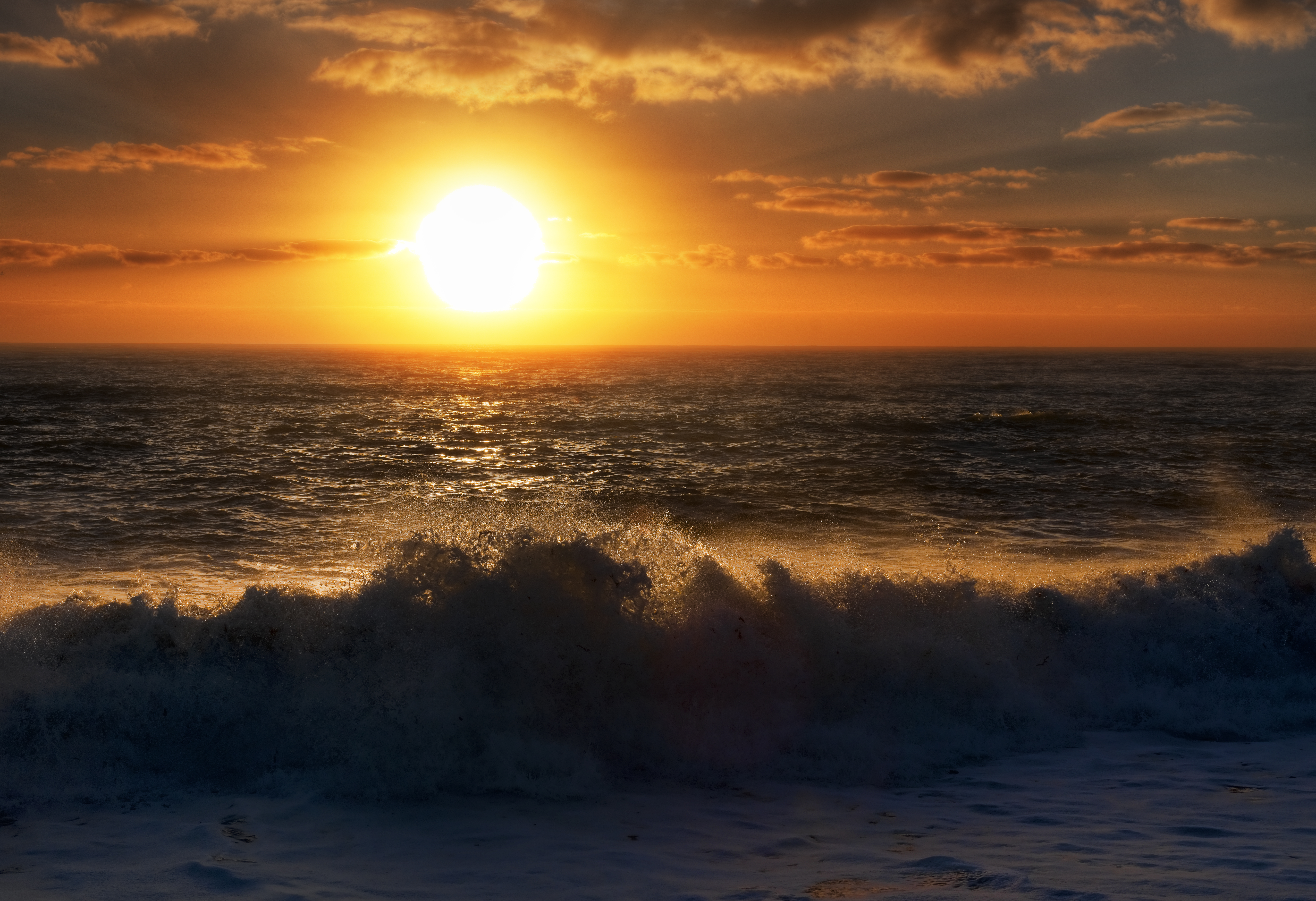 Baixe gratuitamente a imagem Pôr Do Sol, Céu, Mar, Sol, Nova Zelândia, Nuvem, Terra/natureza, Mar Da Tasmânia na área de trabalho do seu PC