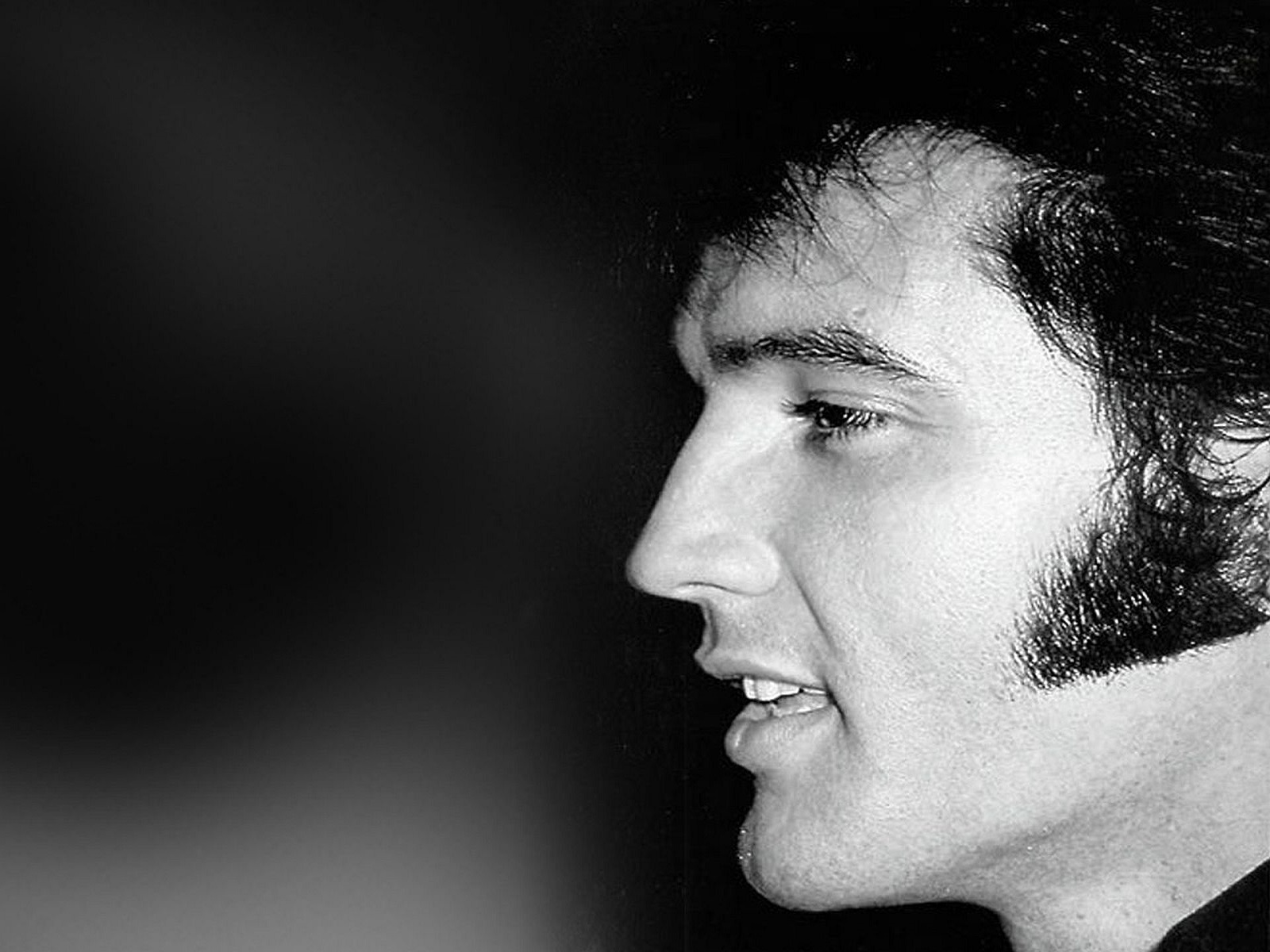 Baixar papel de parede para celular de Música, Rock & Roll, Elvis Presley, O Rei gratuito.