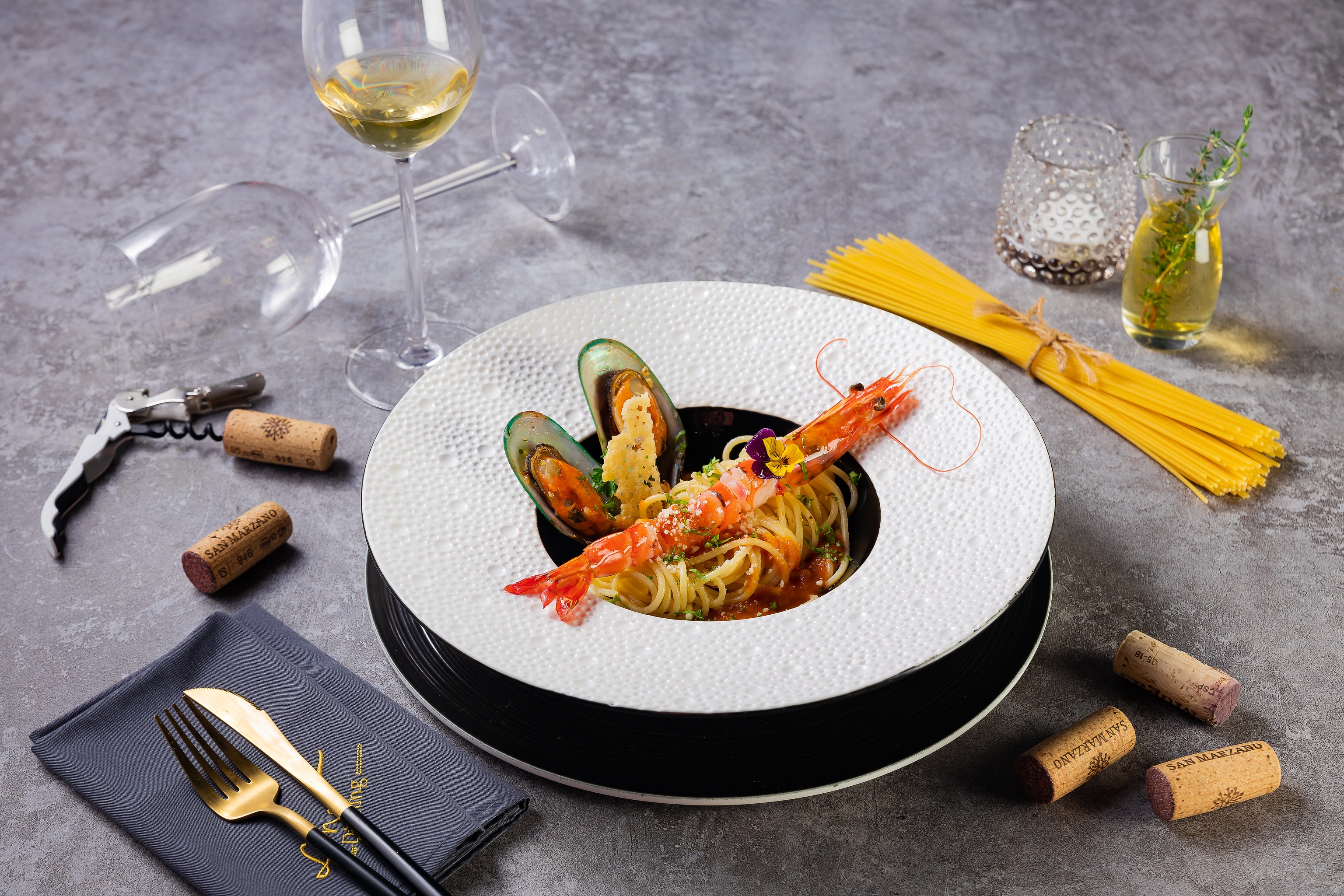 Download mobile wallpaper Food, Pasta, Shrimp, Seafood, Wine, Mussel for free.
