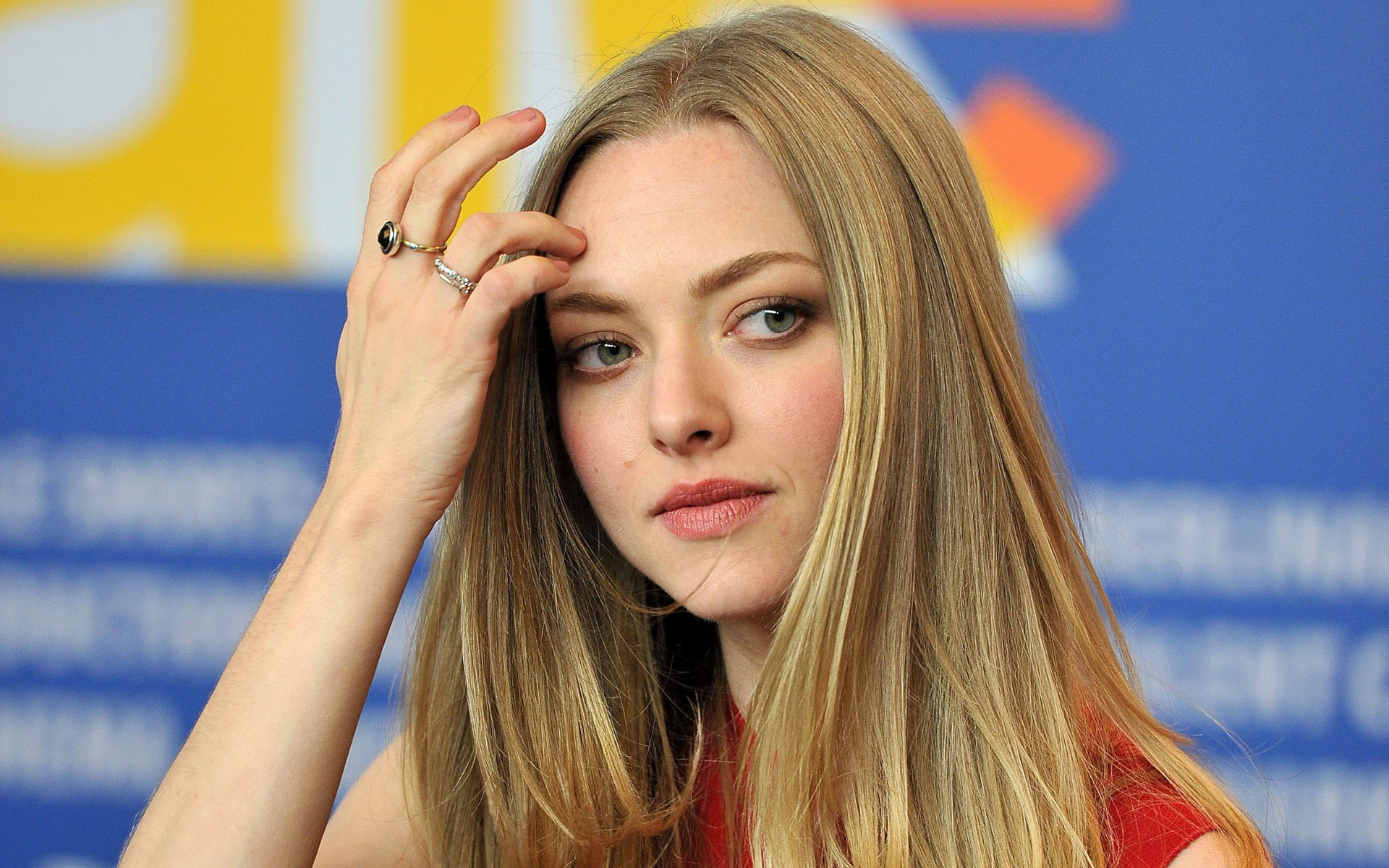 Baixar papel de parede para celular de Celebridade, Enfrentar, Amanda Seyfried gratuito.