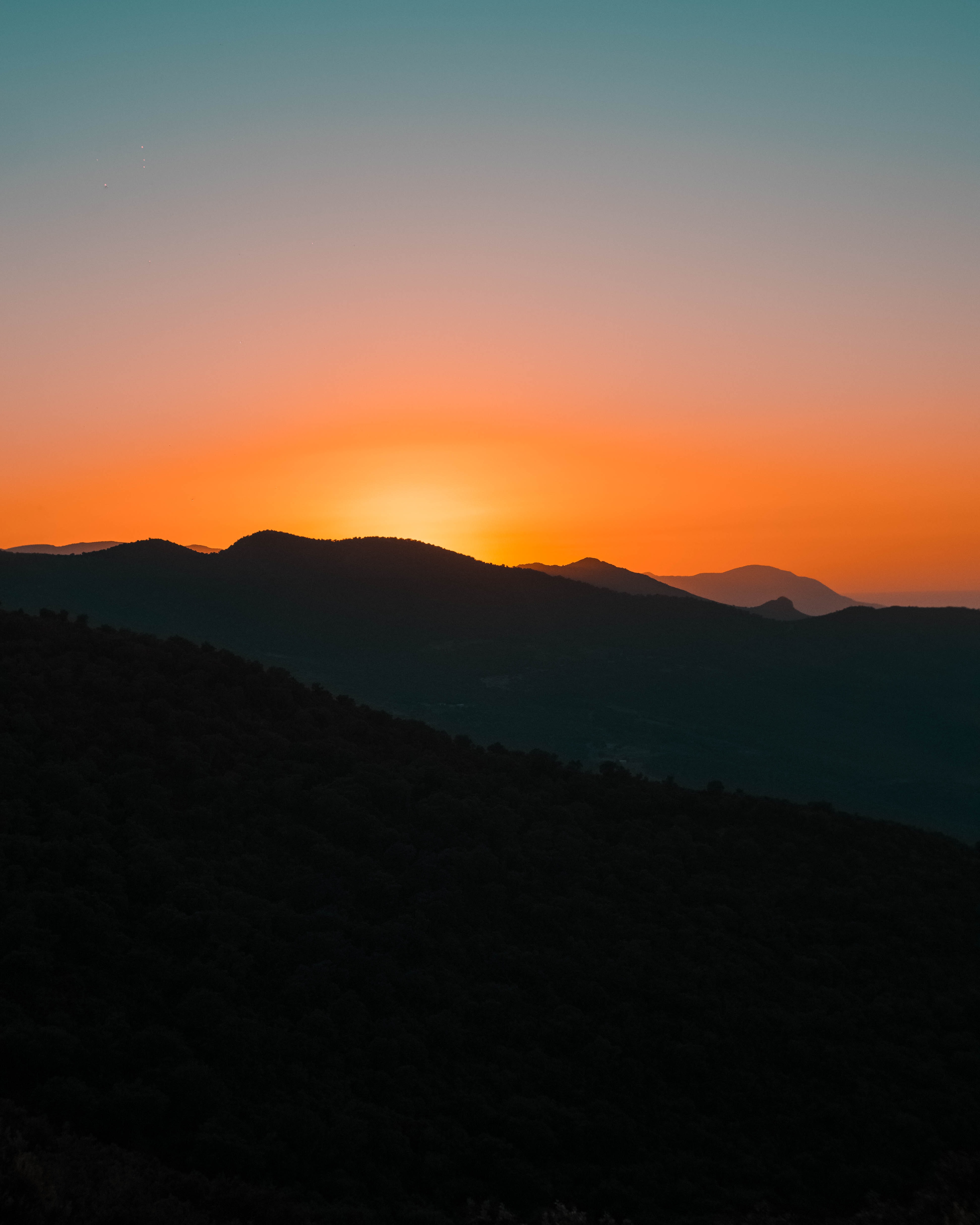 Téléchargez gratuitement l'image Les Collines, Collines, Pente, Sky, Coucher De Soleil, Nature sur le bureau de votre PC