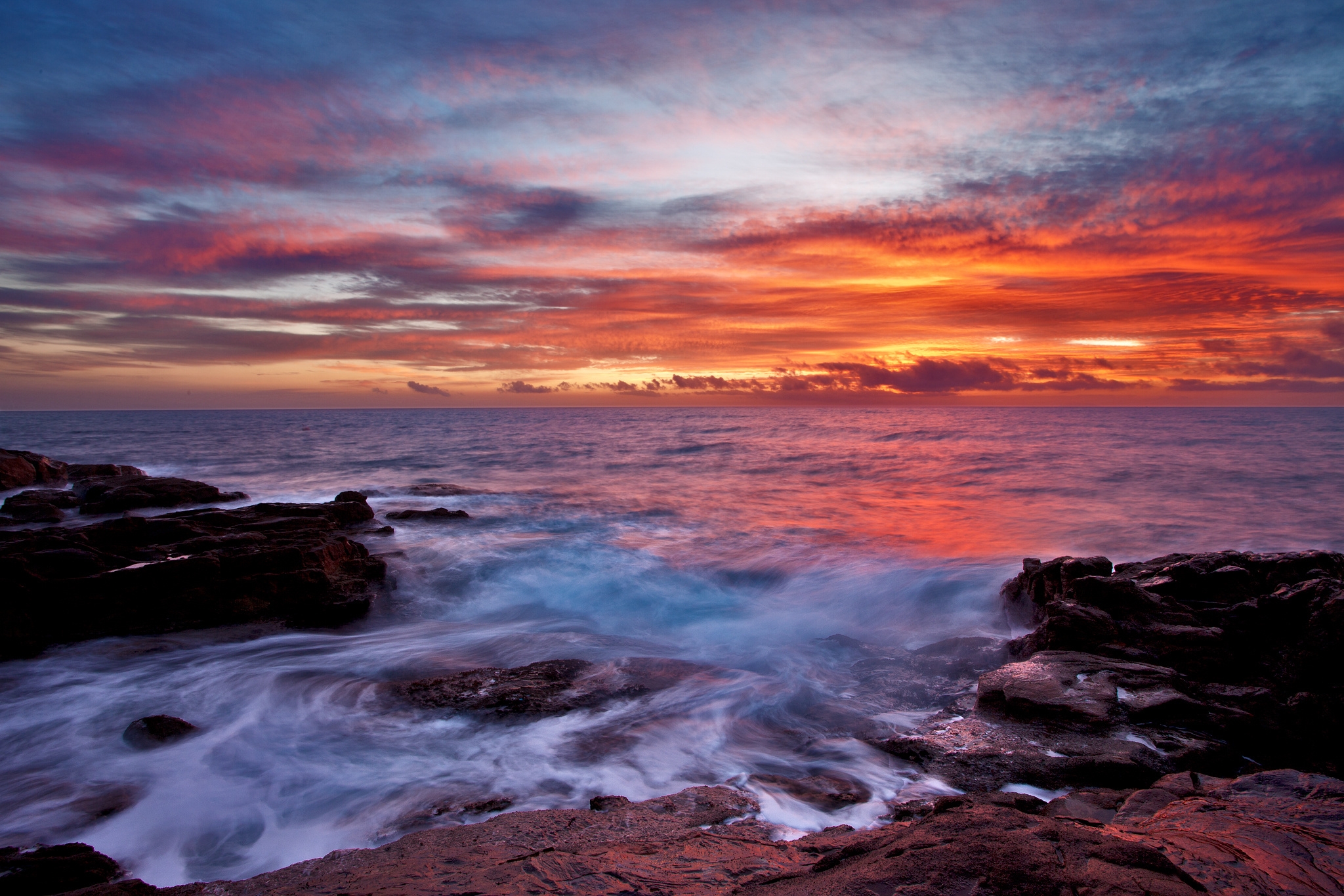 Laden Sie das Natur, Sunset, Stones, Clouds, Sky, Surfen, Sea-Bild kostenlos auf Ihren PC-Desktop herunter