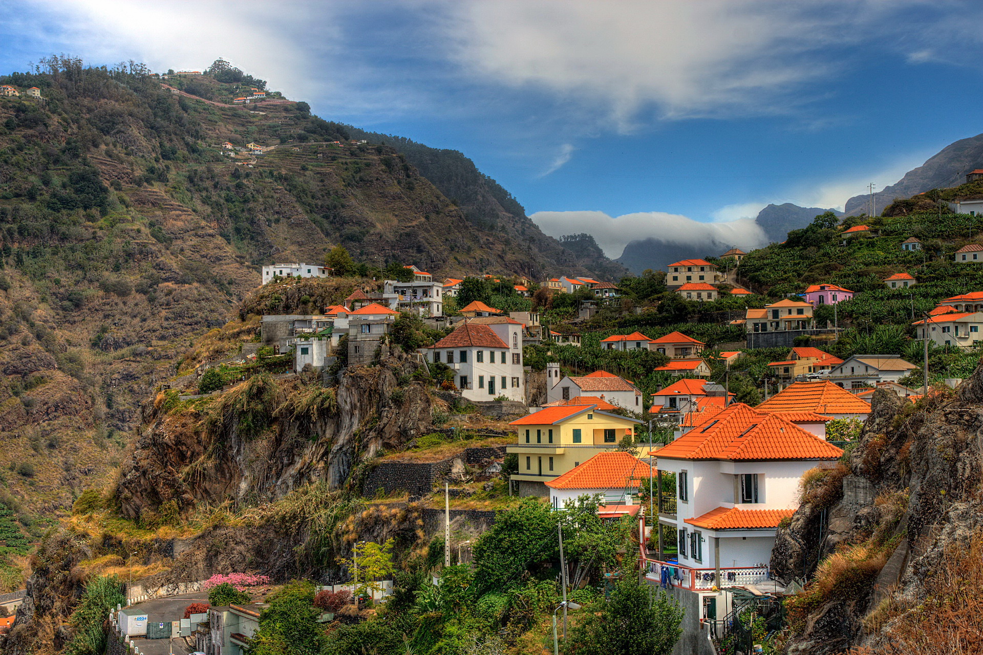 Baixe gratuitamente a imagem Paisagem, Cidades, Montanha, Construção, Cênico, Feito Pelo Homem, Cidade Pequena na área de trabalho do seu PC