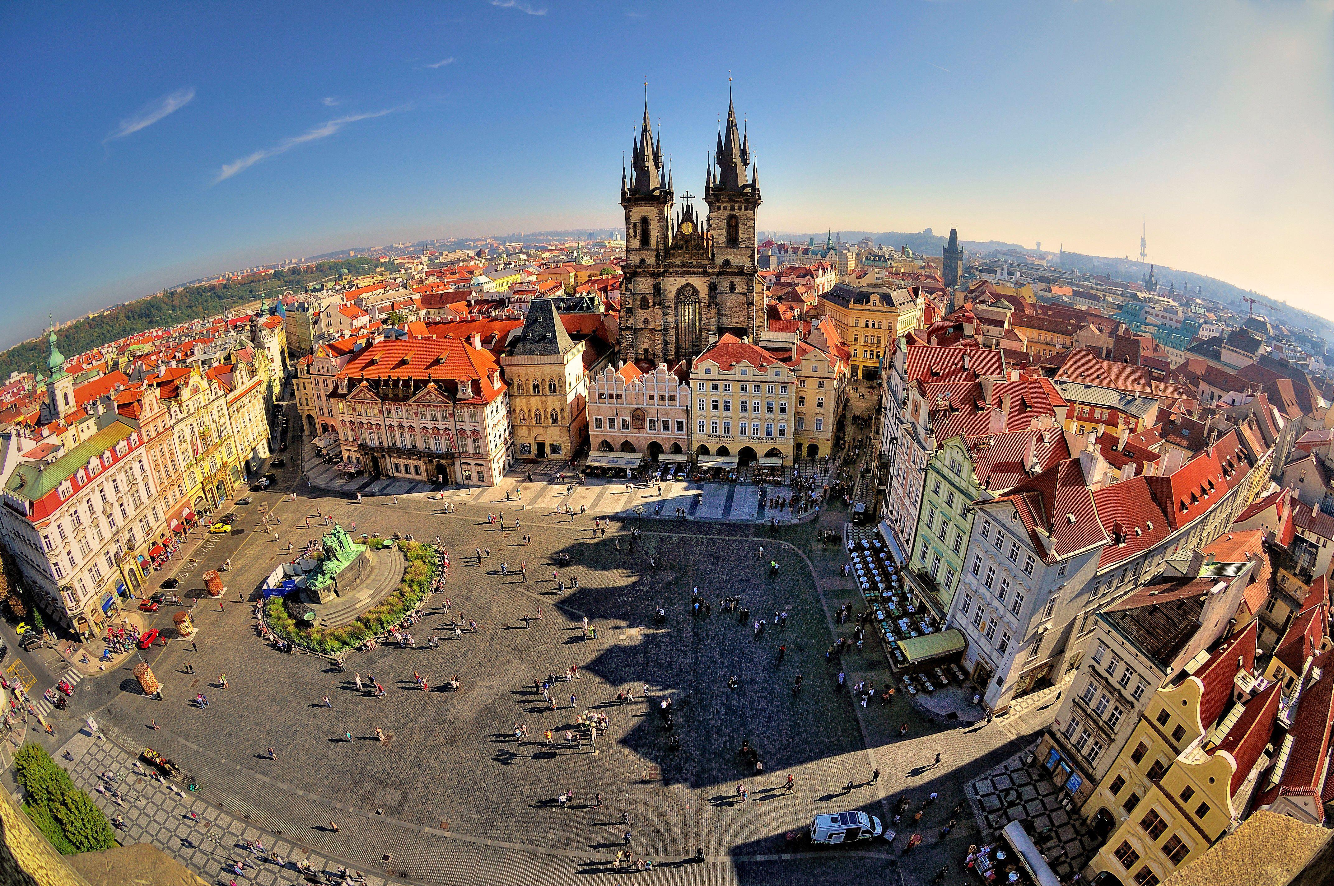 Скачать картинку Города, Архитектура, Город, Прага, Чехия, Сделано Человеком в телефон бесплатно.