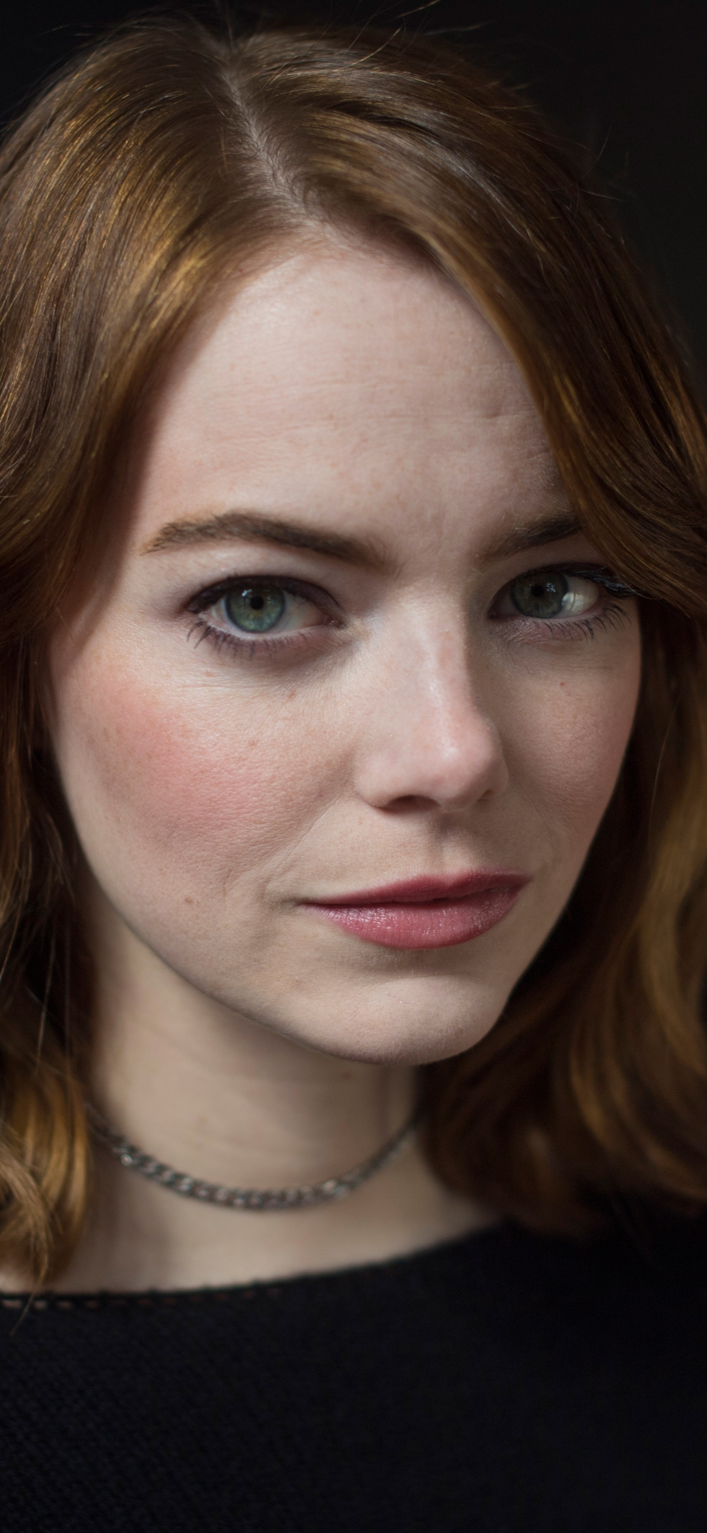 Handy-Wallpaper Emma Stone, Rothaarige, Gesicht, Grüne Augen, Amerikanisch, Berühmtheiten, Darstellerin kostenlos herunterladen.