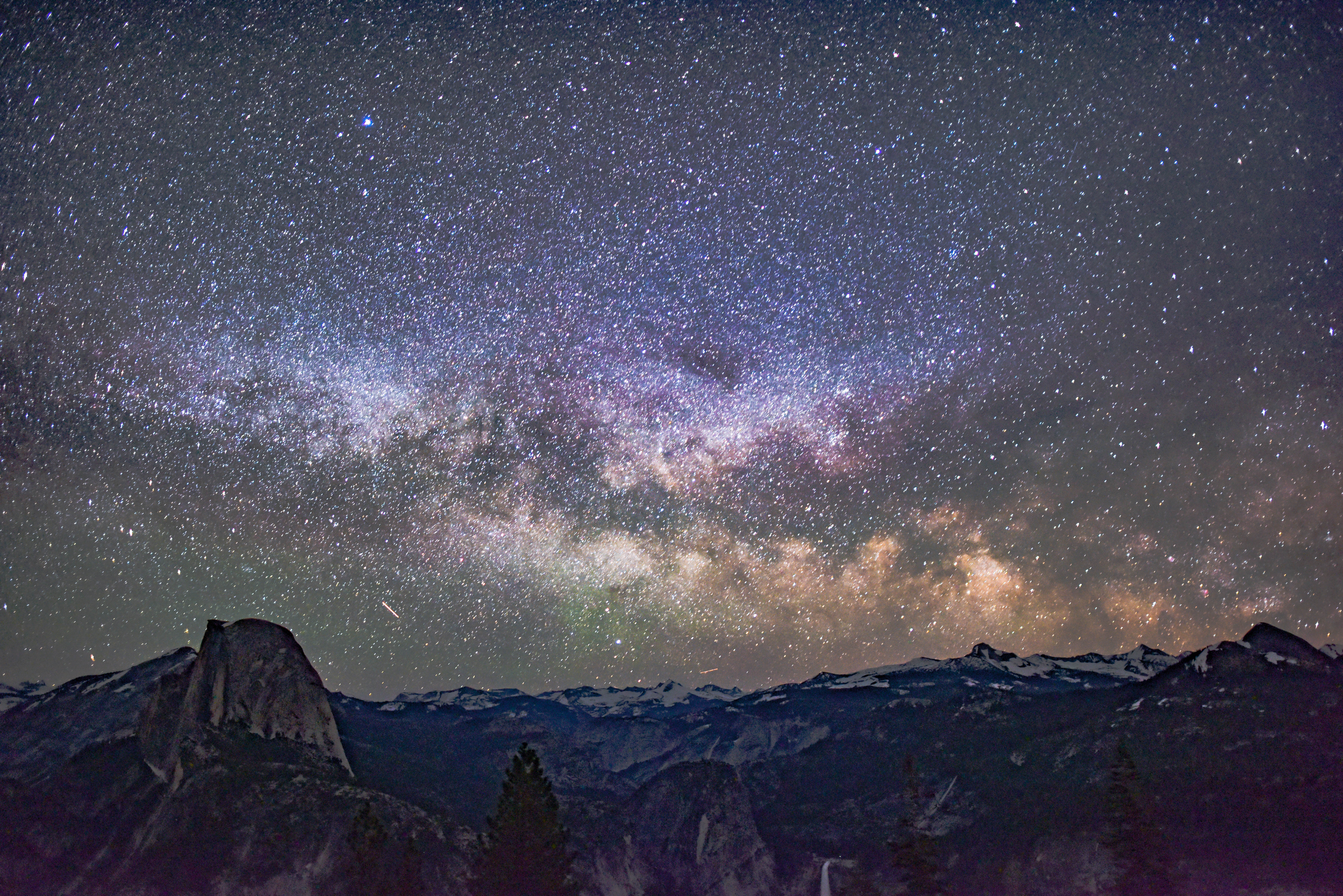 Download mobile wallpaper Mountains, Starry Sky, Universe, Galaxy for free.