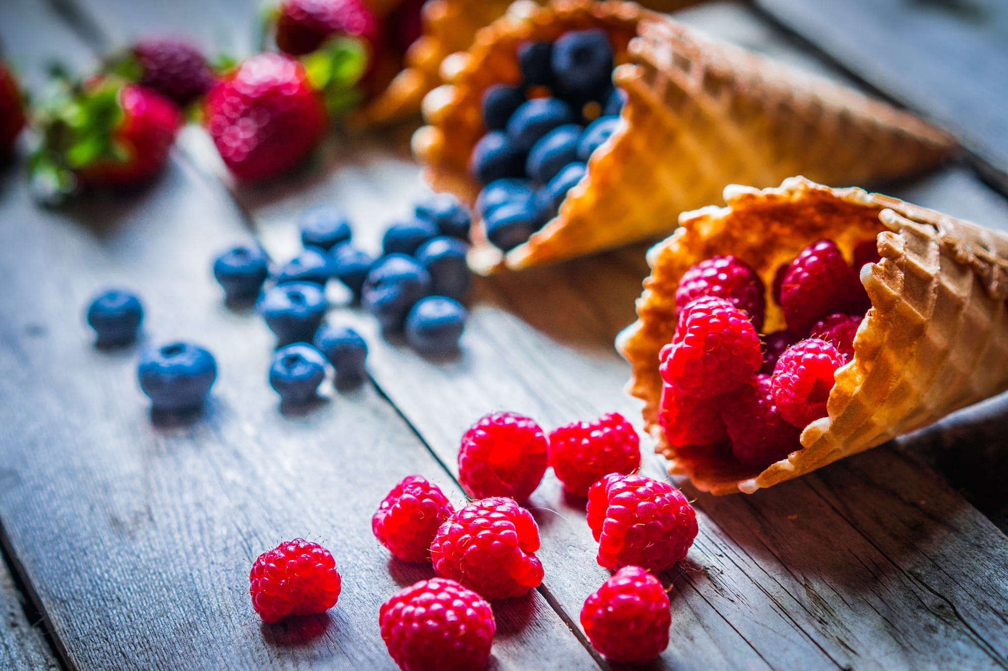 Free download wallpaper Food, Strawberry, Blueberry, Raspberry, Berry, Fruit, Waffle Cone on your PC desktop