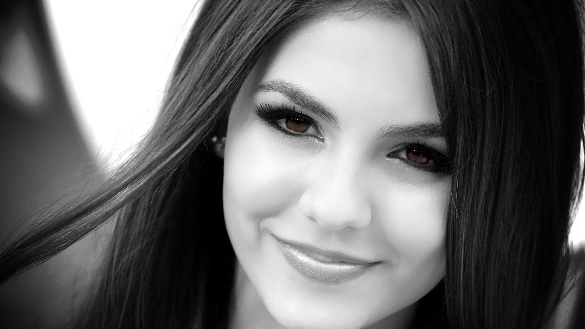 Free download wallpaper Celebrity, Victoria Justice on your PC desktop