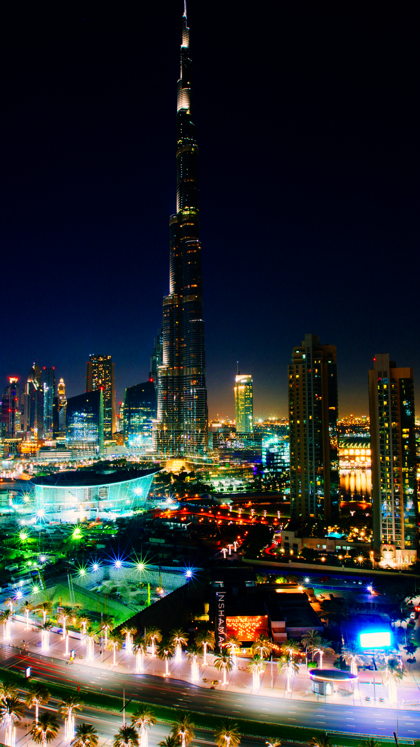 Handy-Wallpaper Städte, Stadt, Wolkenkratzer, Gebäude, Licht, Dubai, Stadtbild, Vereinigte Arabische Emirate, Nacht, Menschengemacht, Großstadt kostenlos herunterladen.