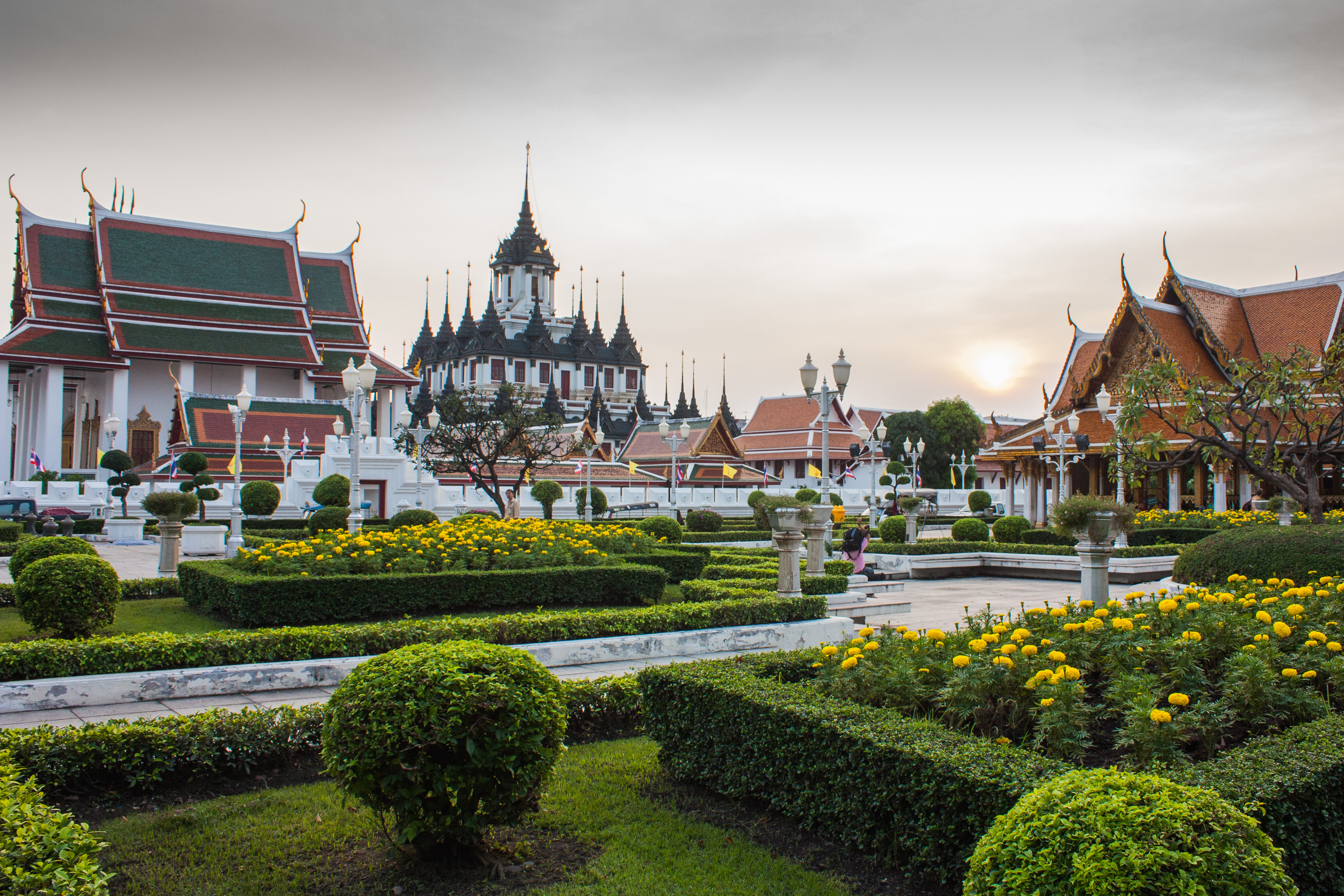 Die besten Wat Ratchanaddaram-Hintergründe für den Telefonbildschirm
