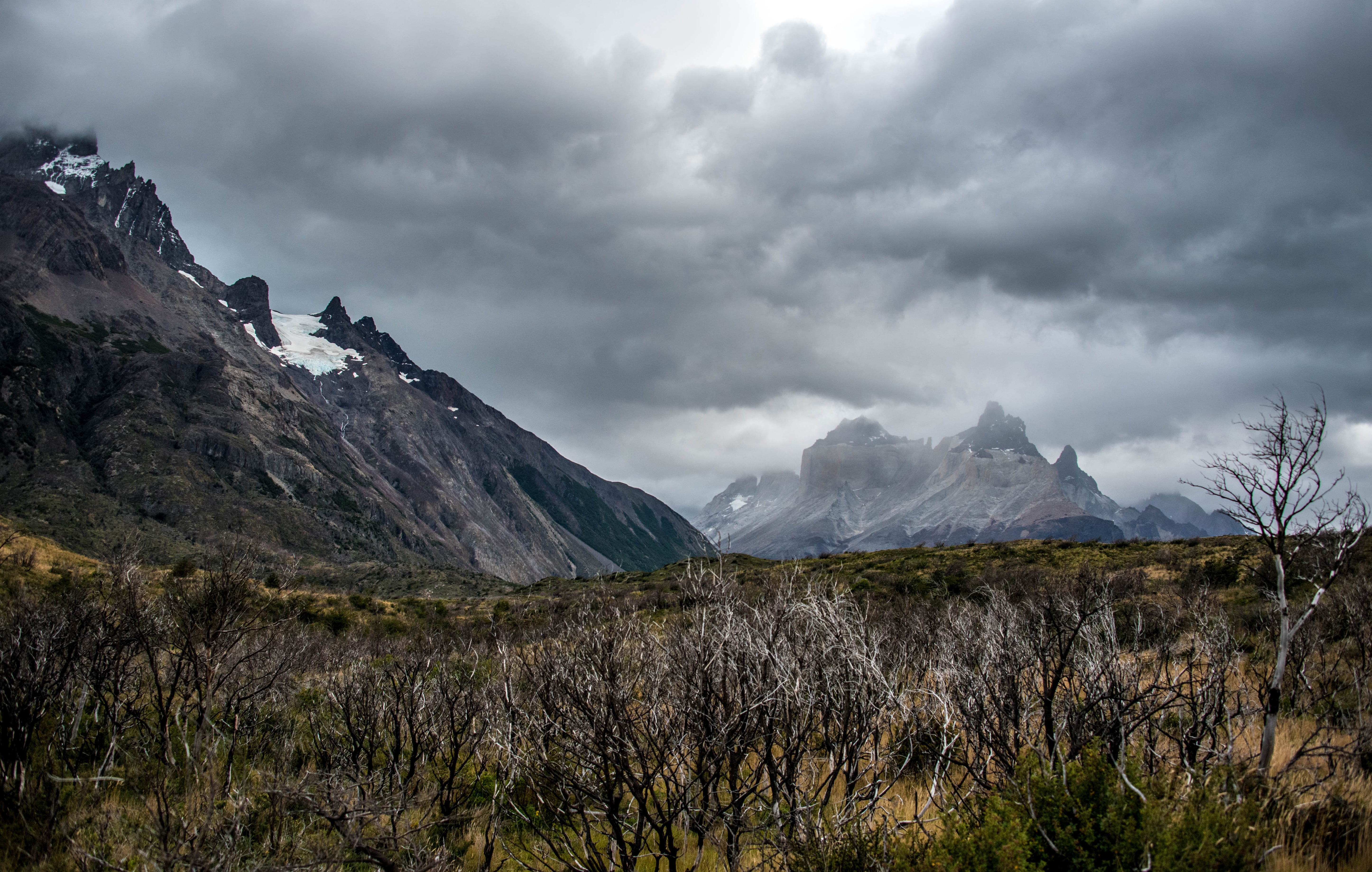 Descarga gratuita de fondo de pantalla para móvil de Naturaleza, Montañas, Montaña, Nube, Tierra/naturaleza.