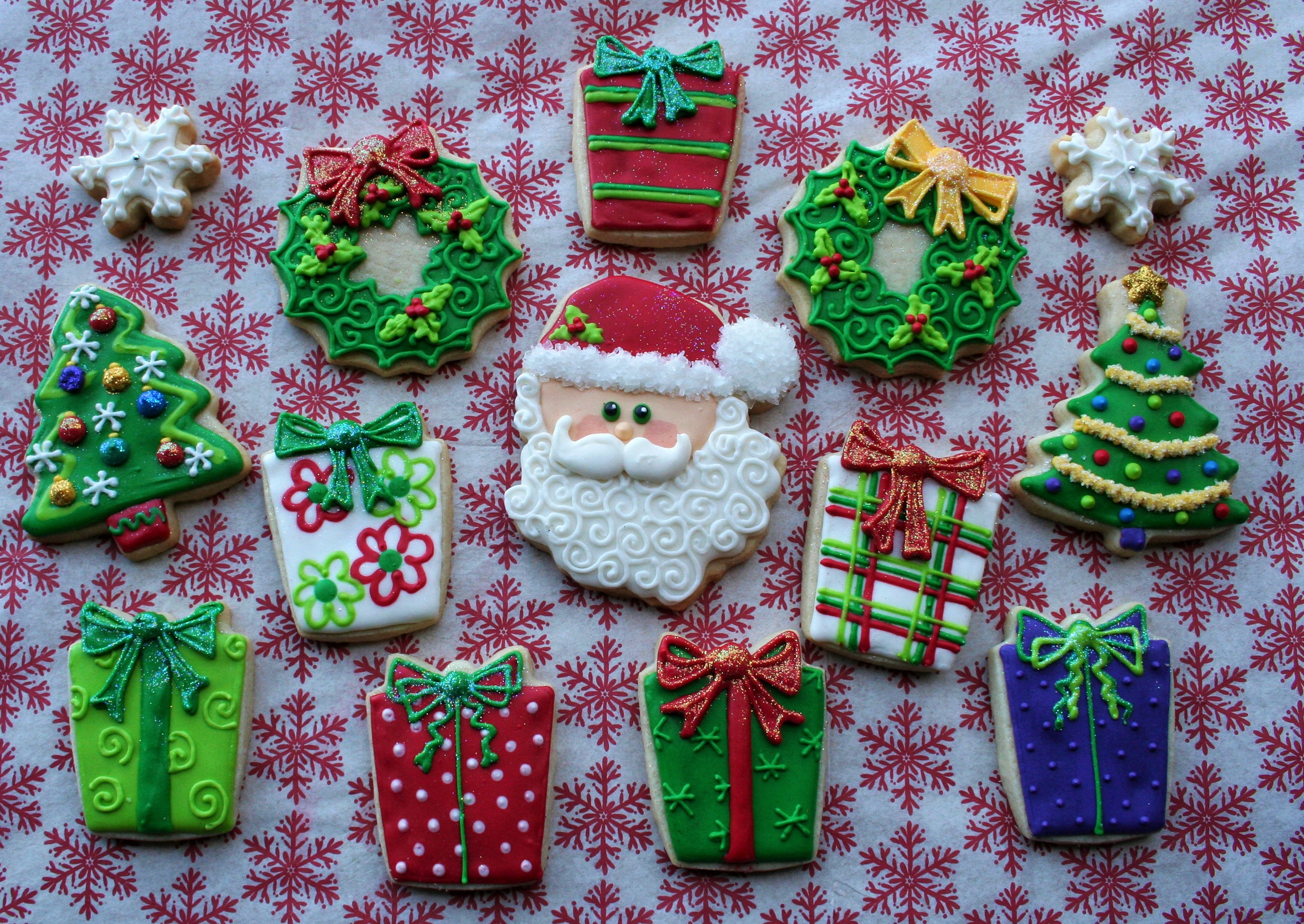 Handy-Wallpaper Weihnachtsmann, Weihnachten, Geschenk, Bunt, Nahrungsmittel, Feiertag, Plätzchen kostenlos herunterladen.