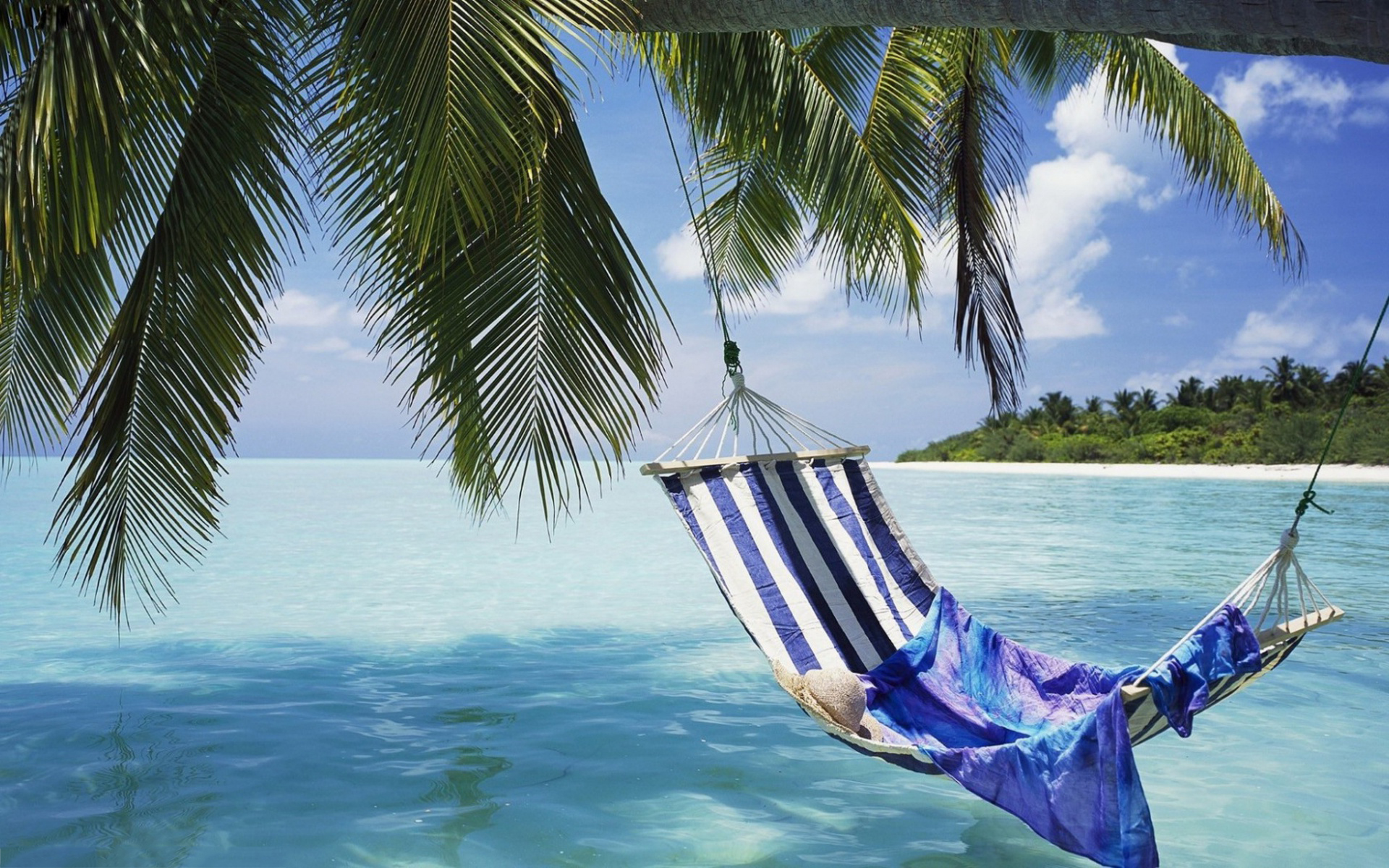 Free download wallpaper Beach, Horizon, Ocean, Tropical, Hammock, Man Made, Palm Tree on your PC desktop